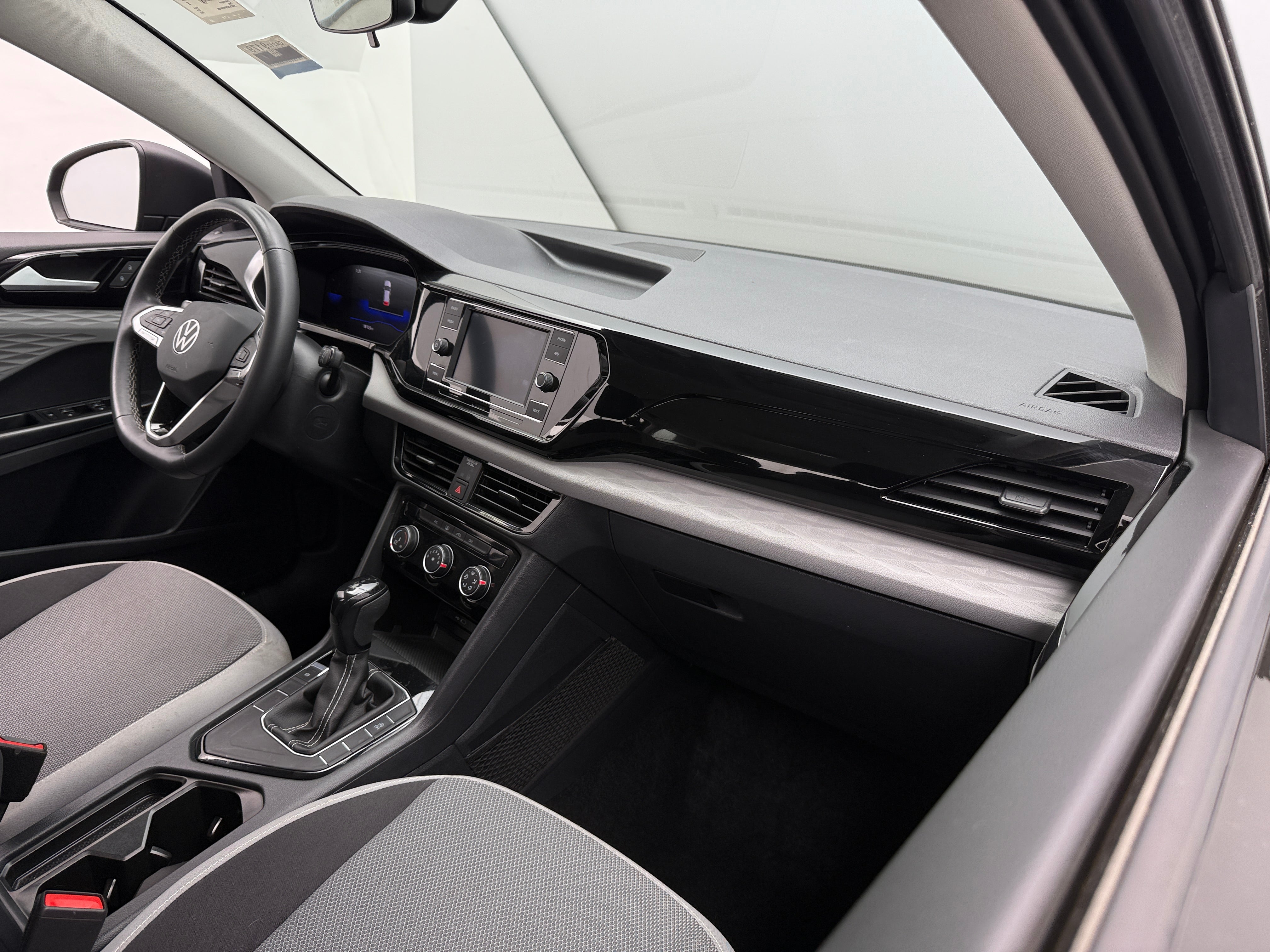 2023 Volkswagen Taos S 3