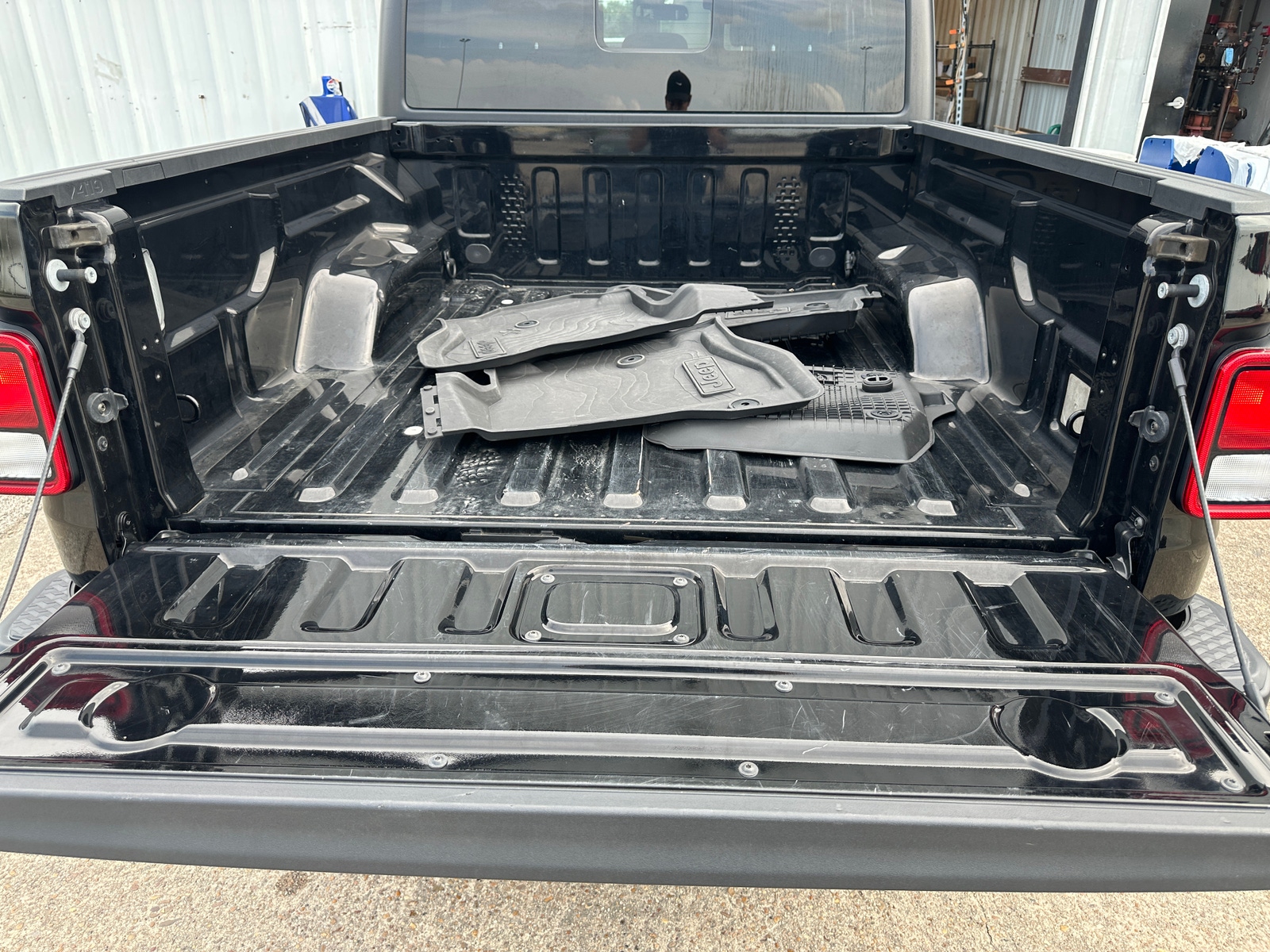 Thumbnail: 2022 Jeep Gladiator - 7