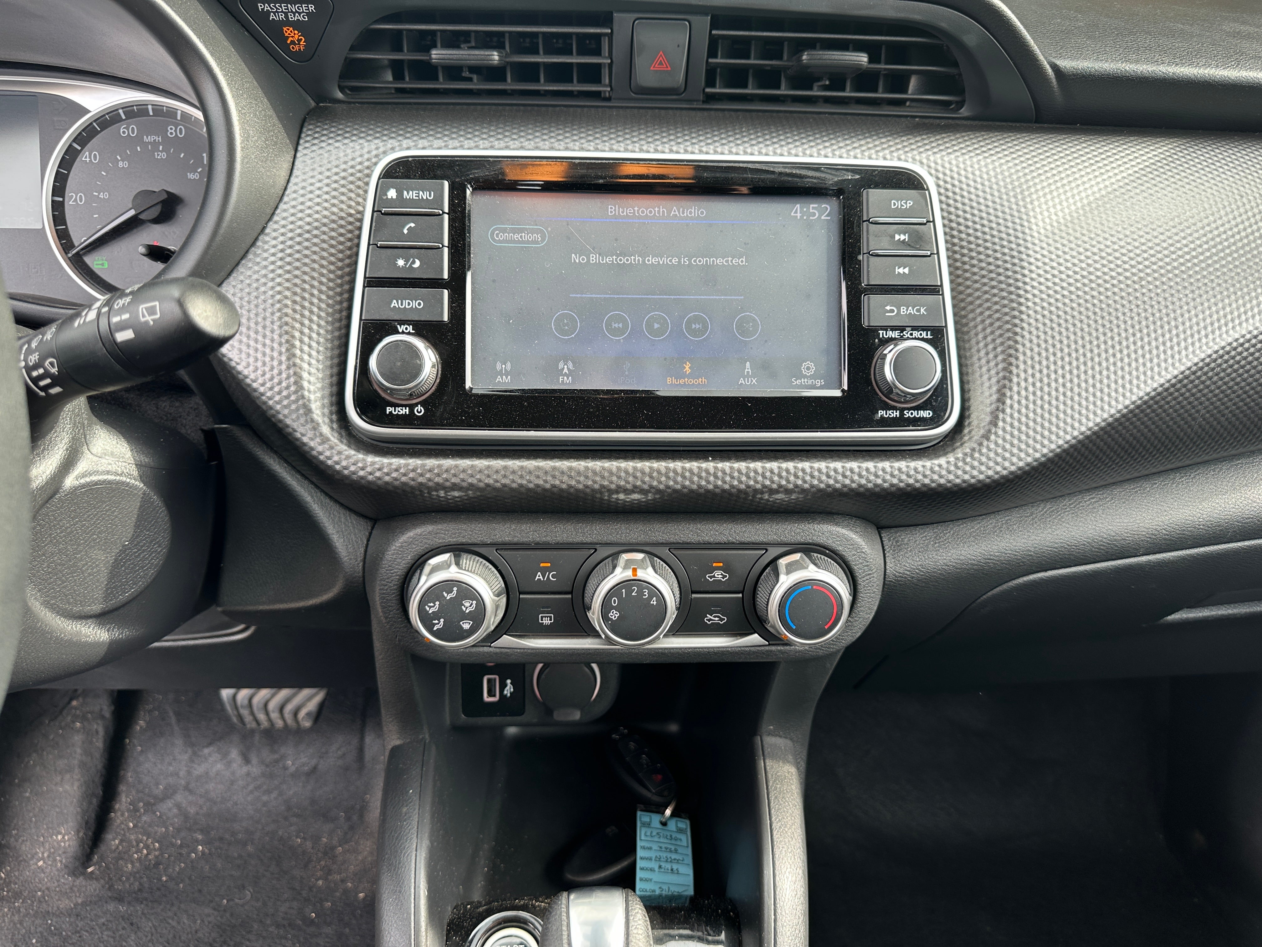 2020 Nissan Kicks S 4