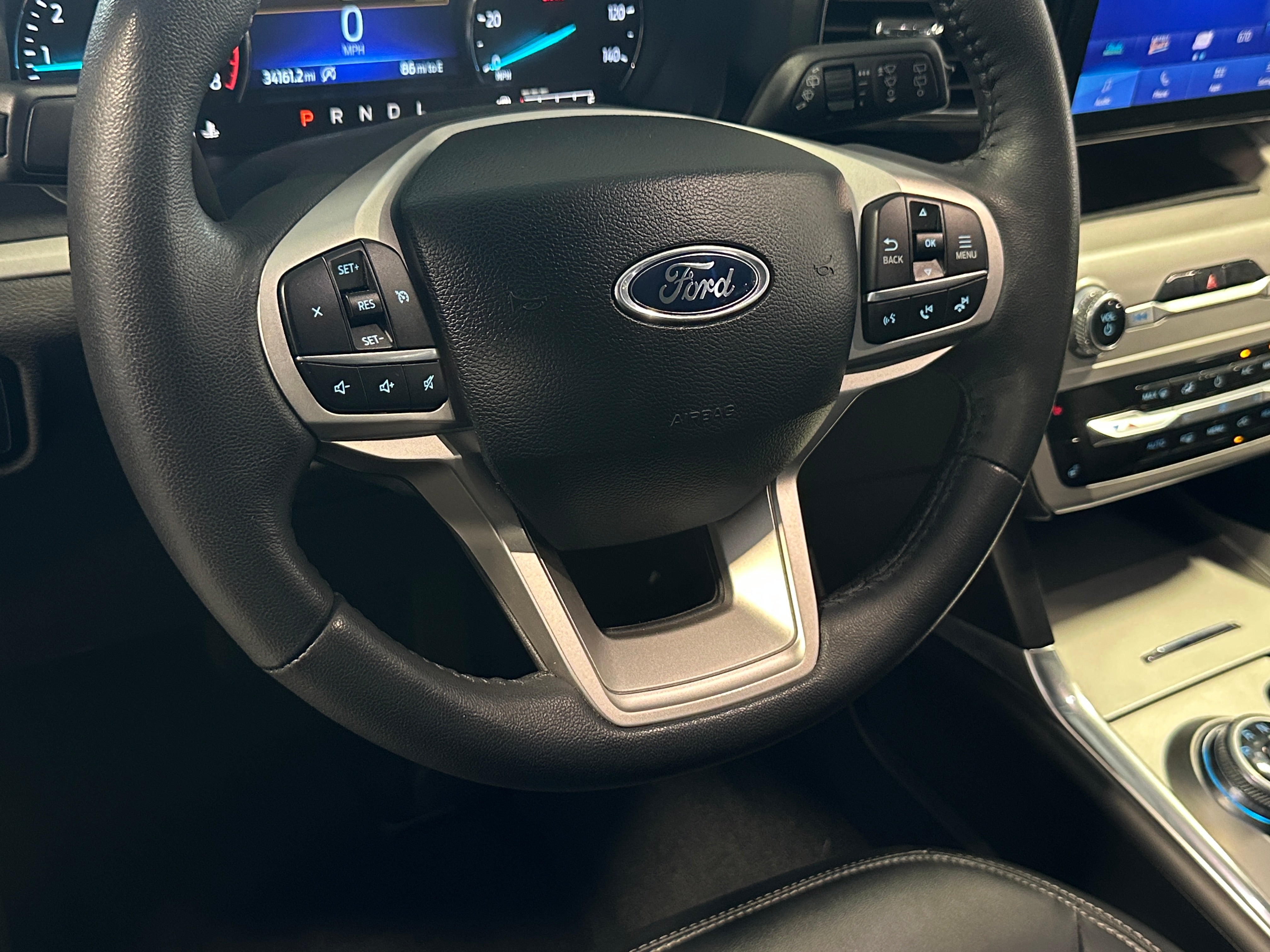 2024 Ford Explorer XLT 4