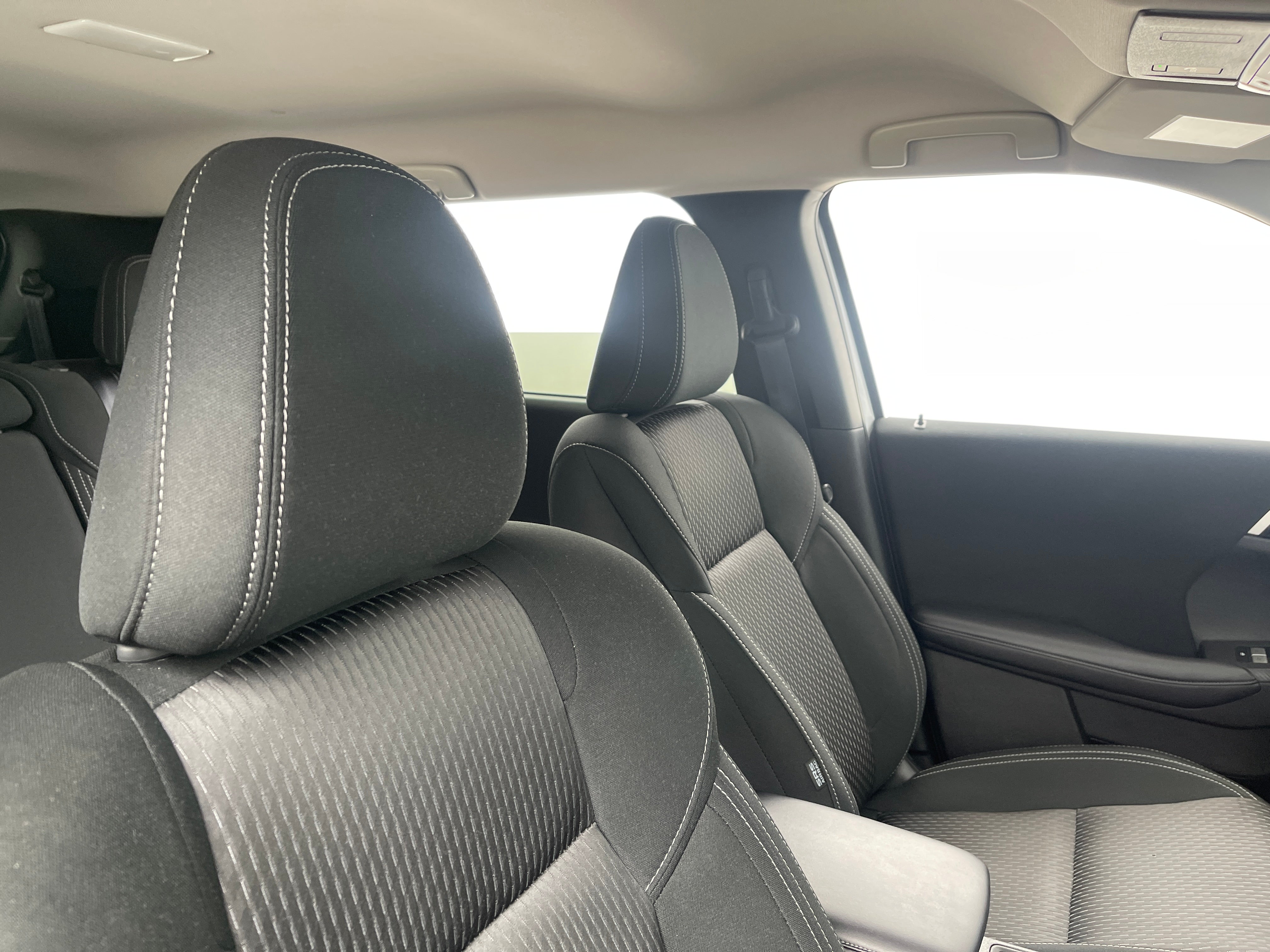 2024 Mitsubishi Outlander ES 2