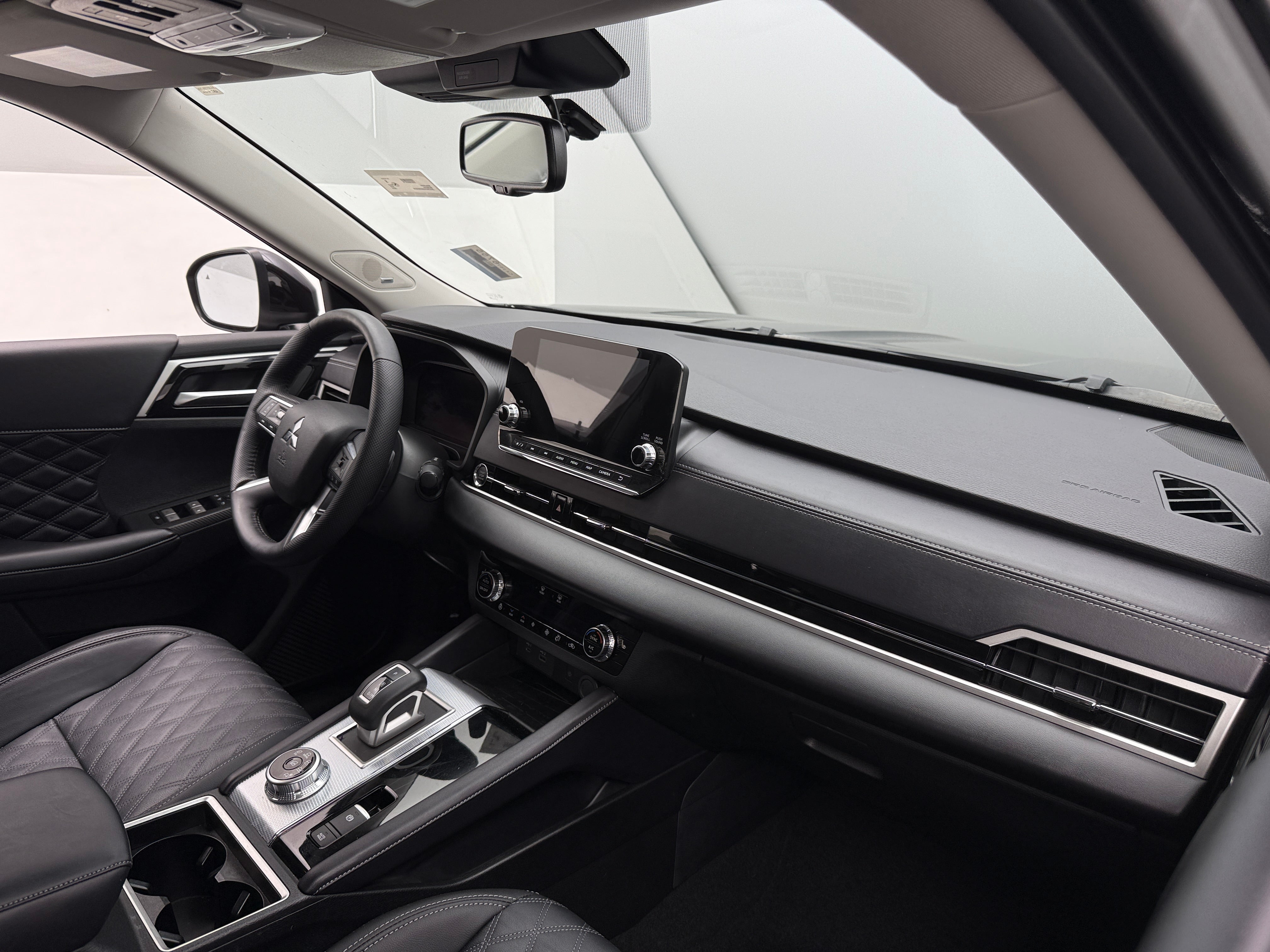 2024 Mitsubishi Outlander SEL 3