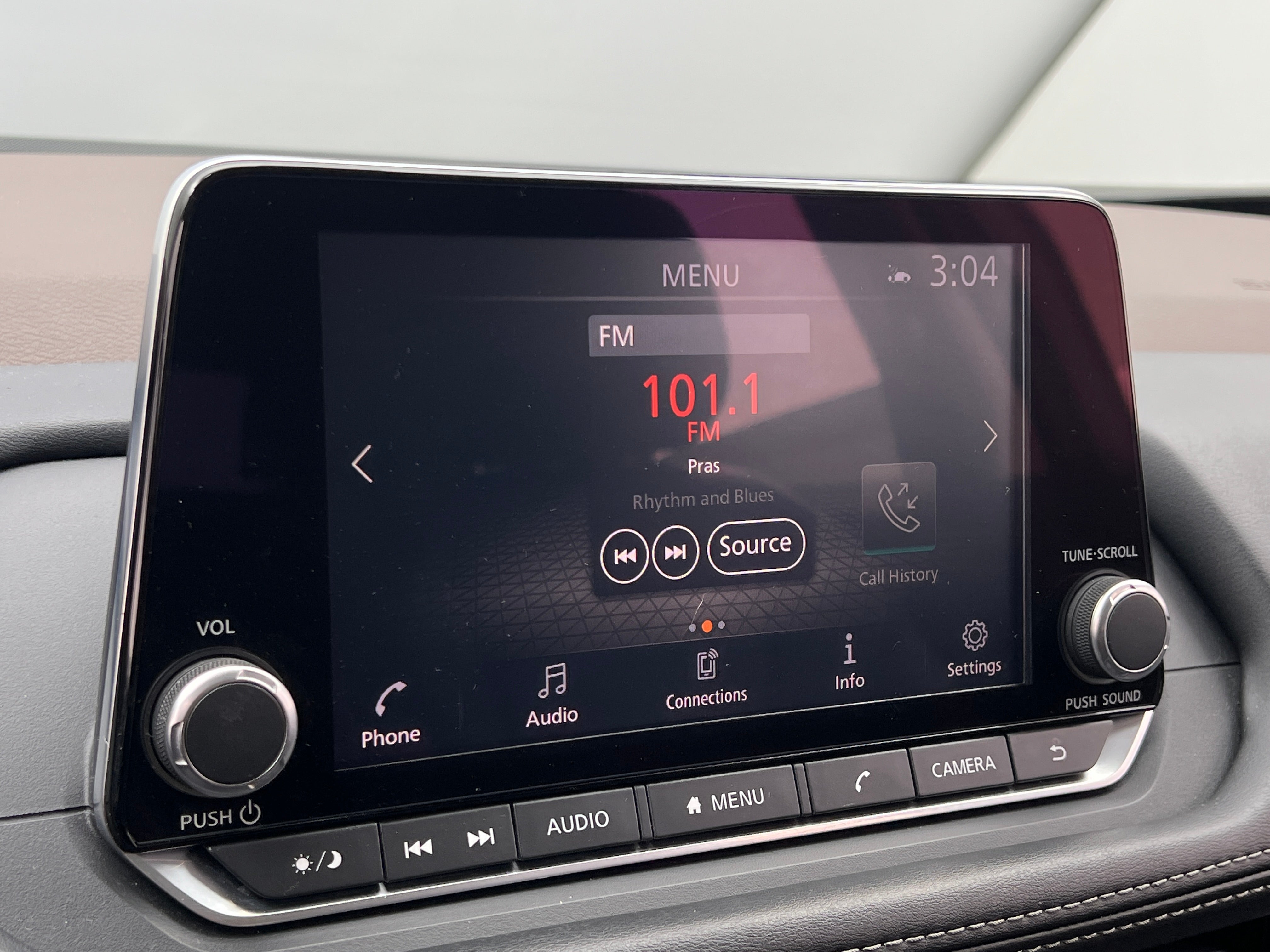 2021 Nissan Rogue SL 3