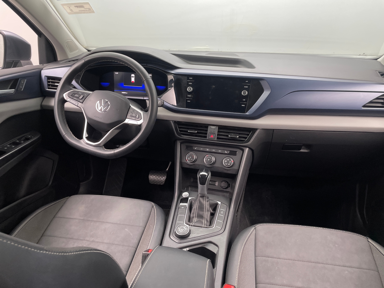 Thumbnail: 2022 Volkswagen Taos - 2