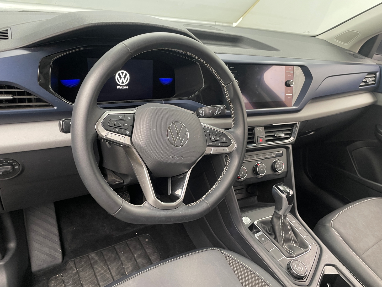 Thumbnail: 2022 Volkswagen Taos - 4