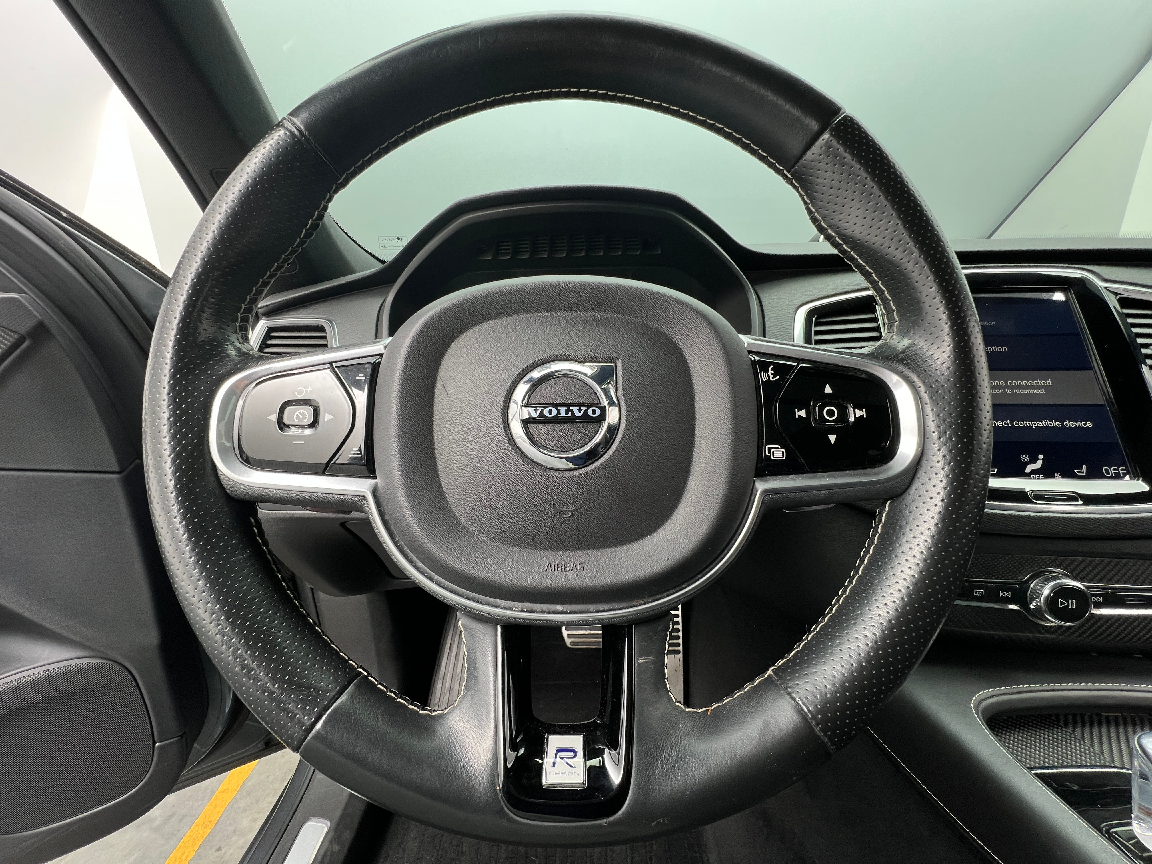 2017 Volvo XC90 T8 R-Design 4