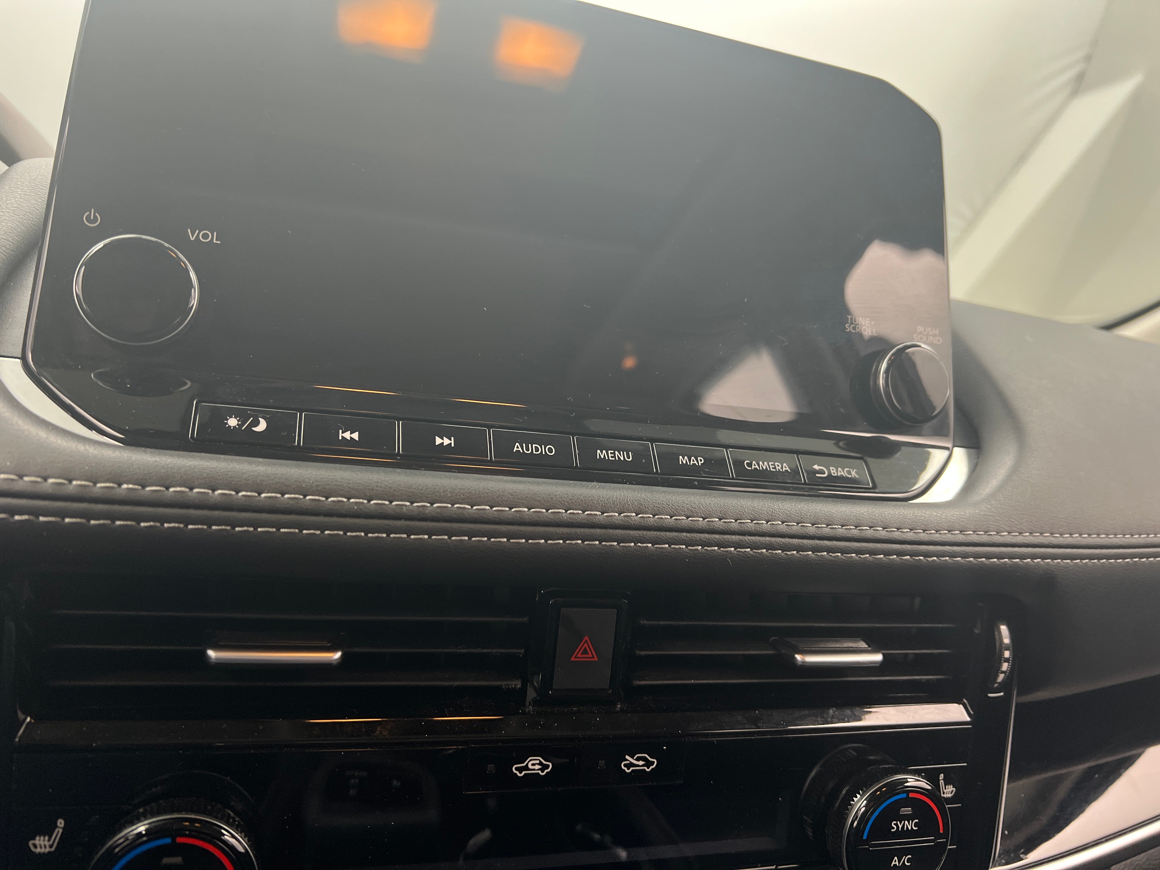 2023 Nissan Rogue SL 3