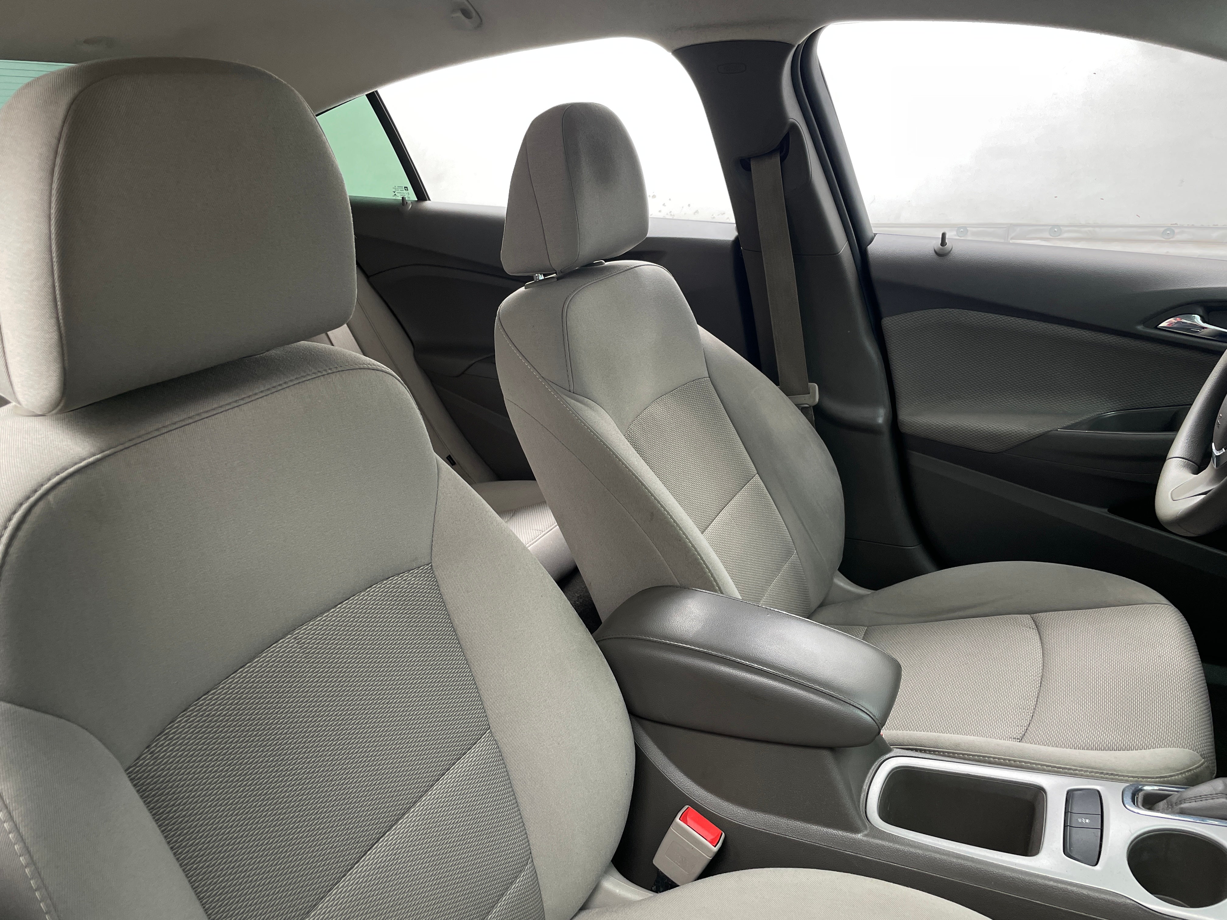 2017 Chevrolet Cruze LS 2