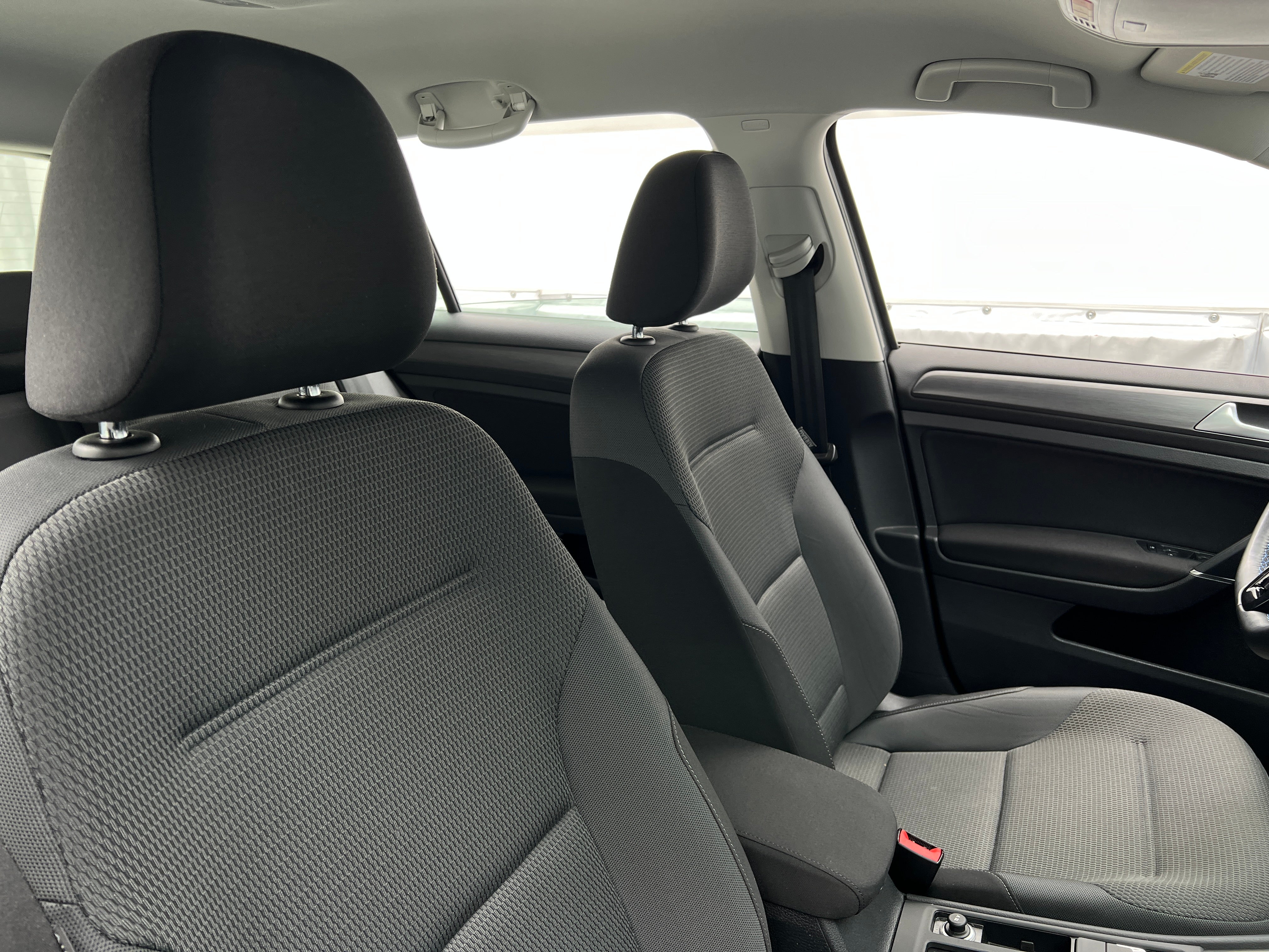 2019 Volkswagen e-Golf SE 2