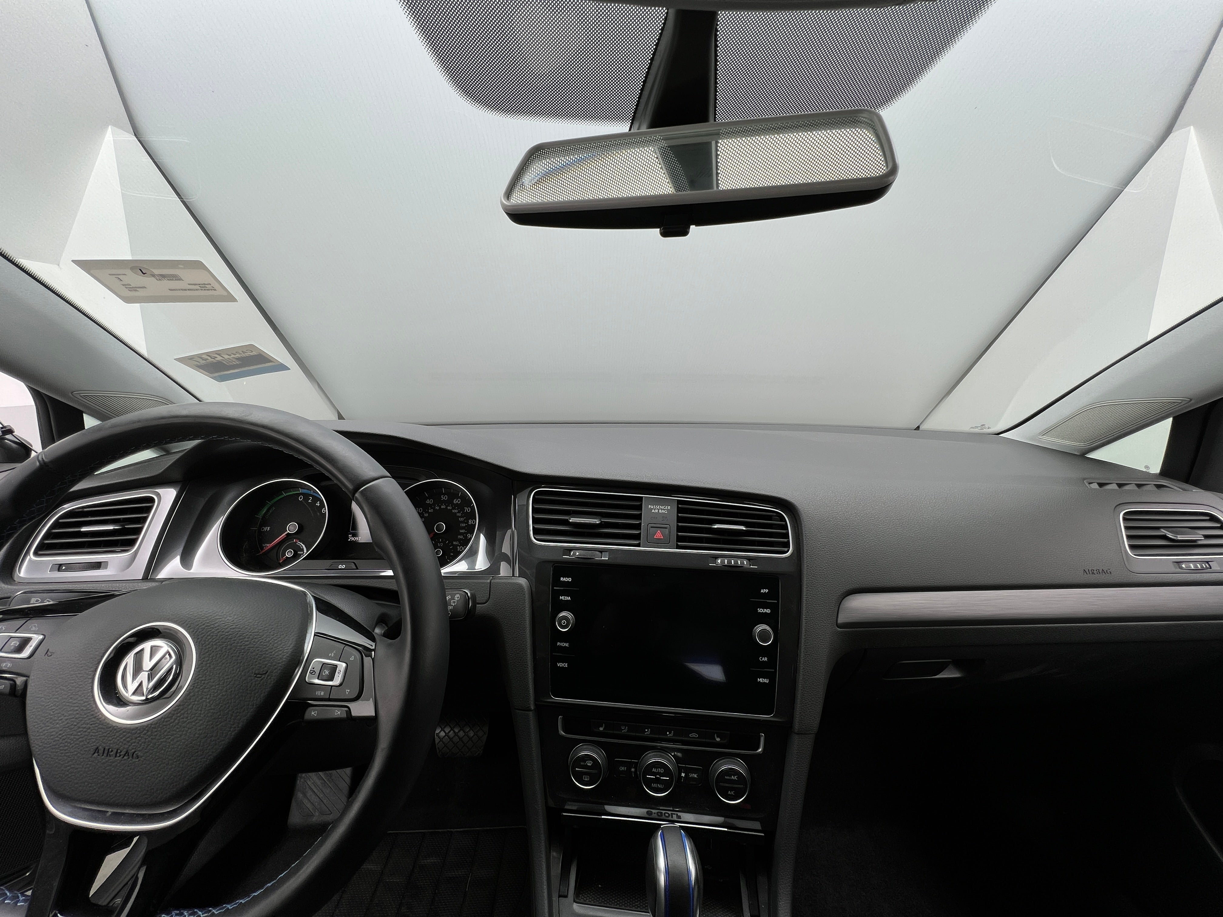 2019 Volkswagen e-Golf SE 3