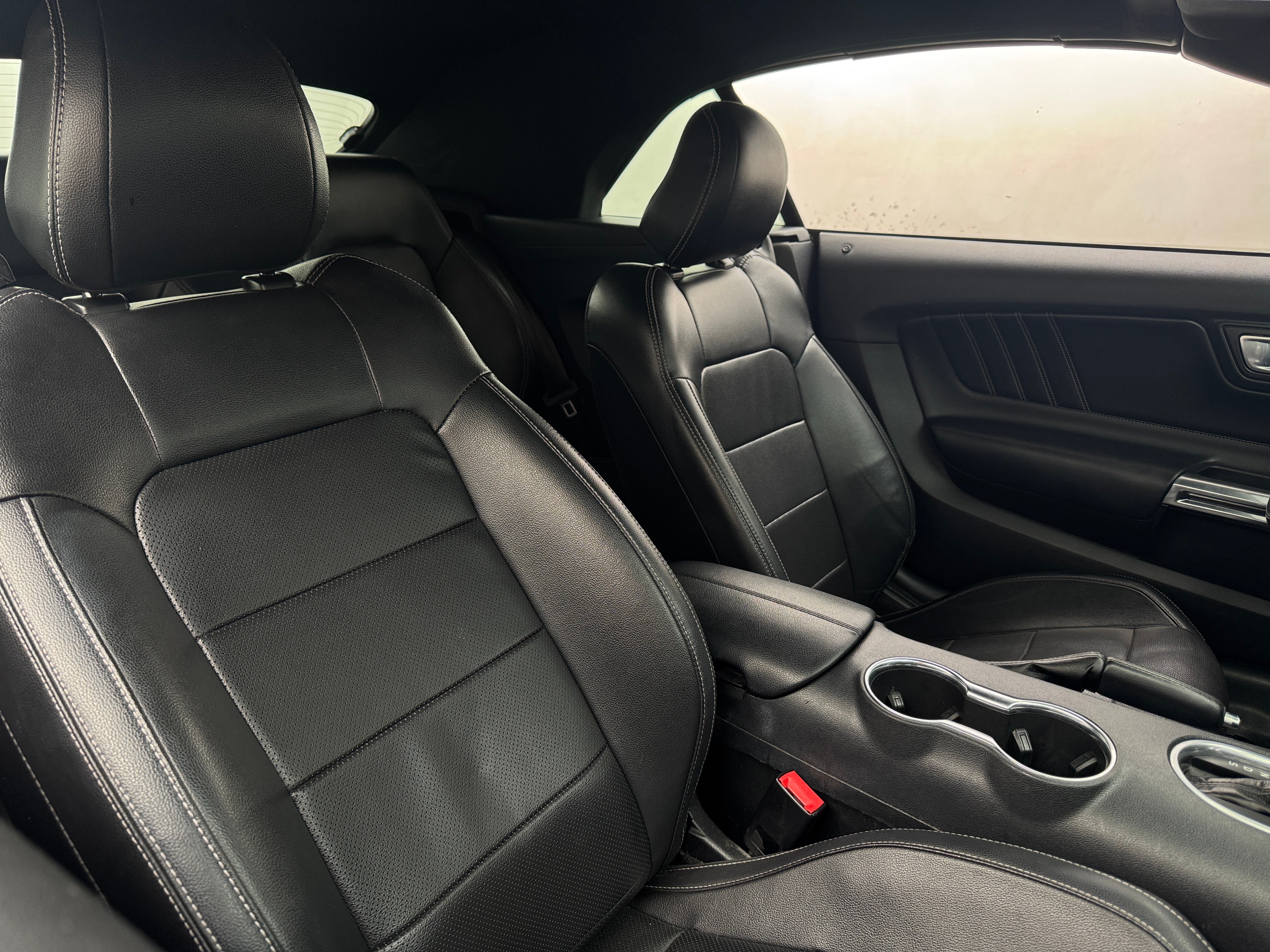 2022 Ford Mustang  2