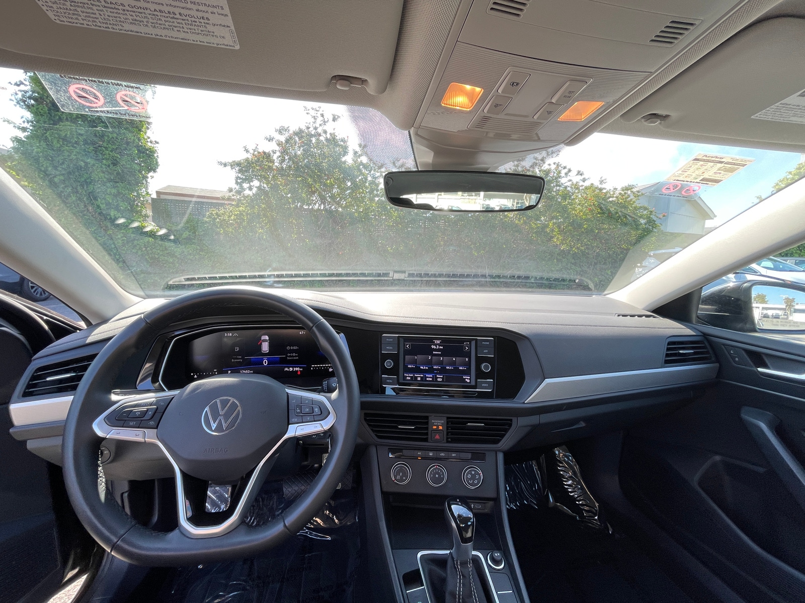 Thumbnail: 2024 Volkswagen Jetta - 3