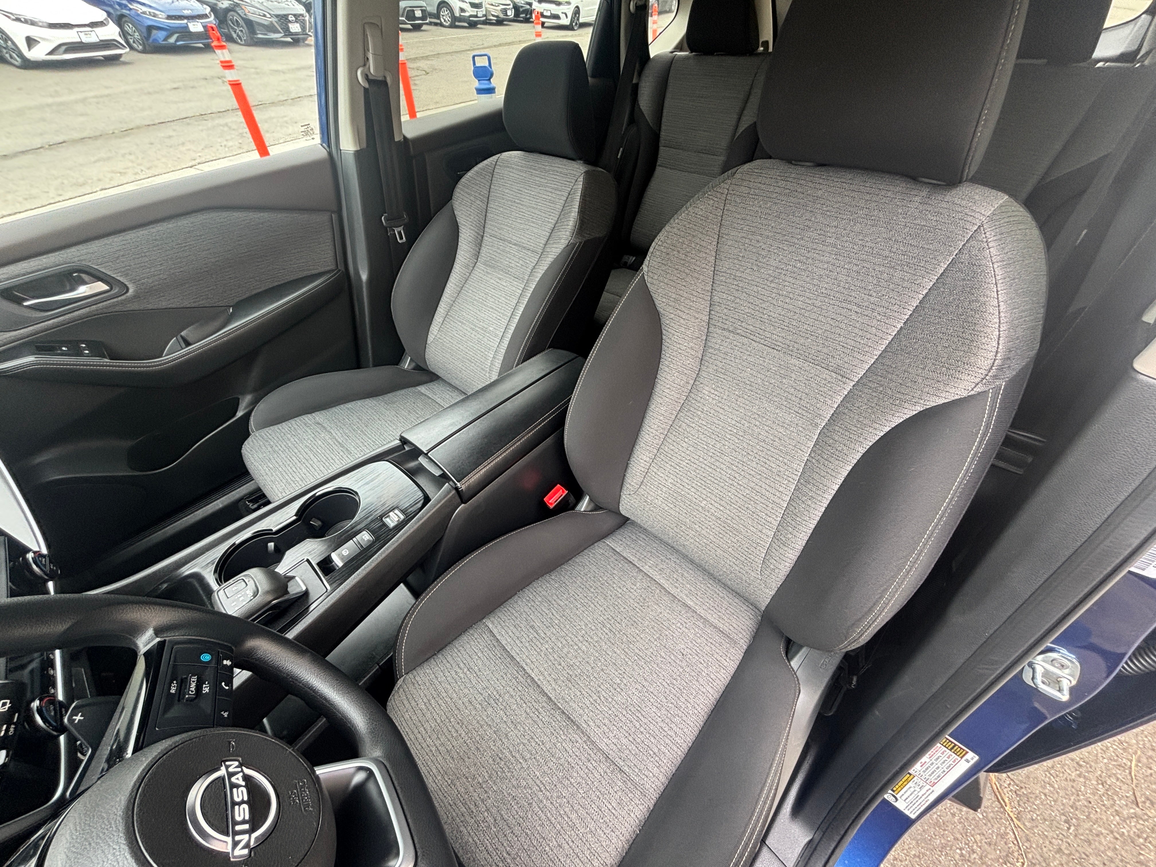 2023 Nissan Rogue SV 2
