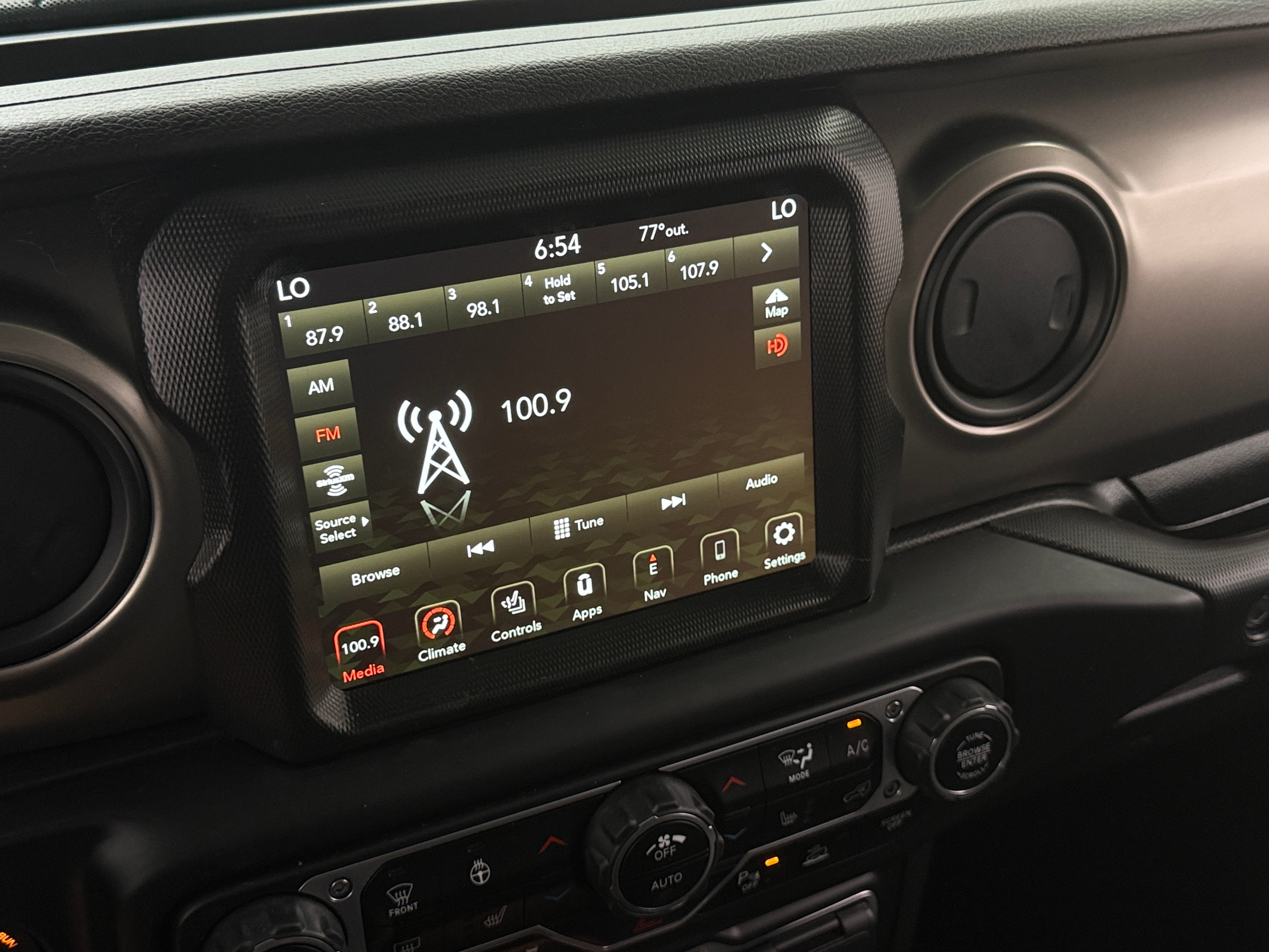 2021 Jeep Gladiator Willys 4