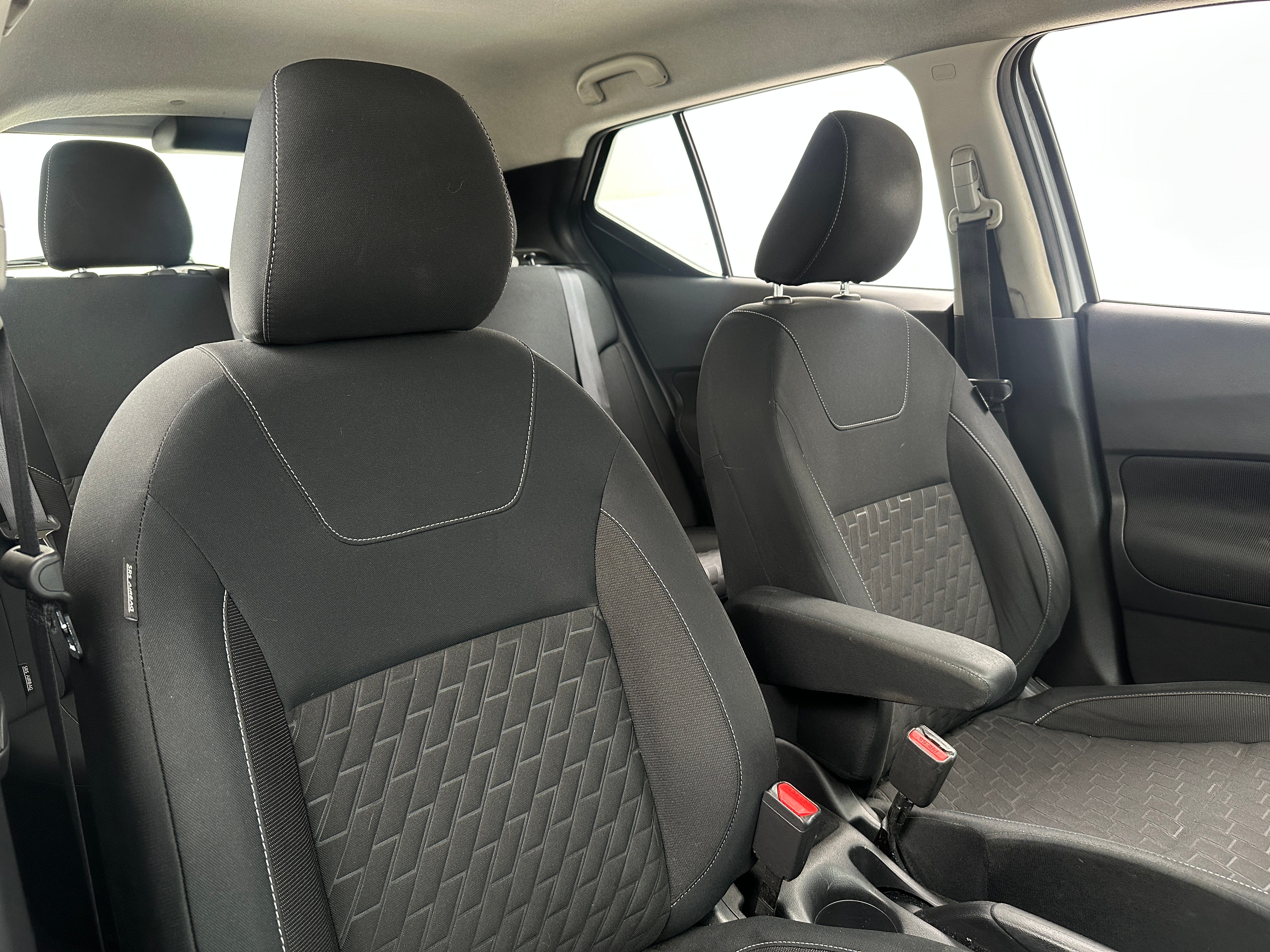 2022 Nissan Kicks S 2