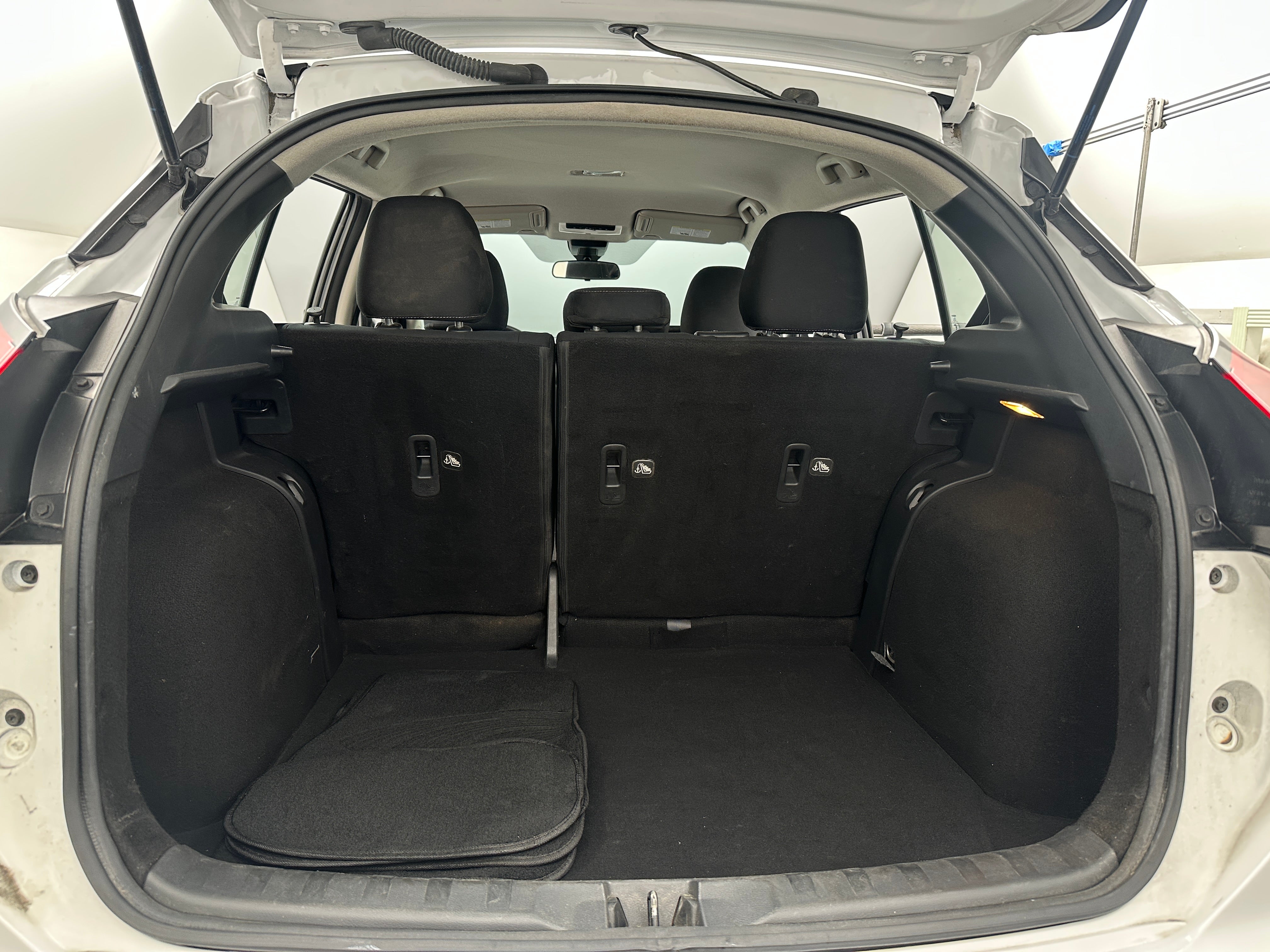 2022 Nissan Kicks S 7