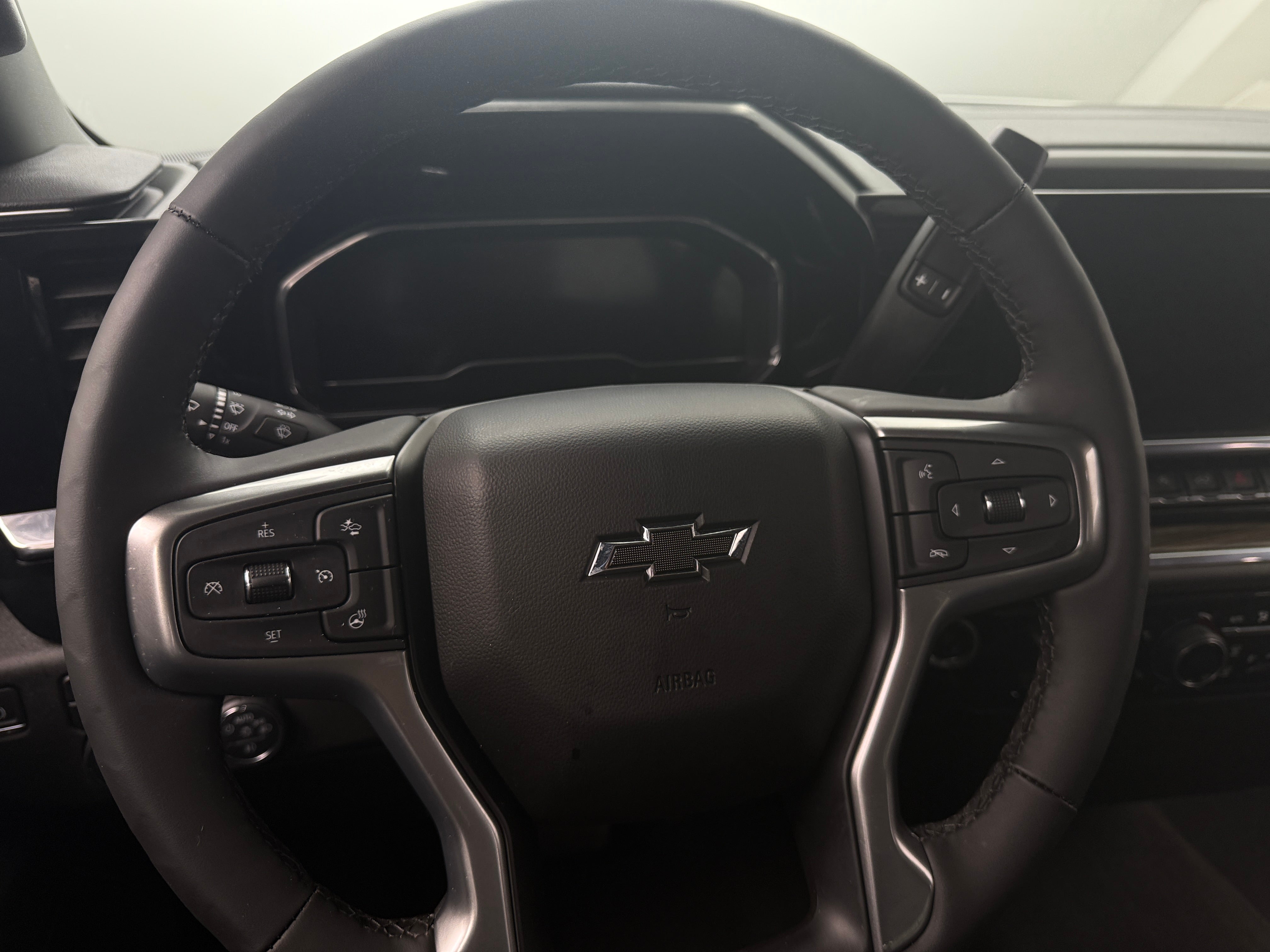 2024 Chevrolet Silverado 1500 RST 4