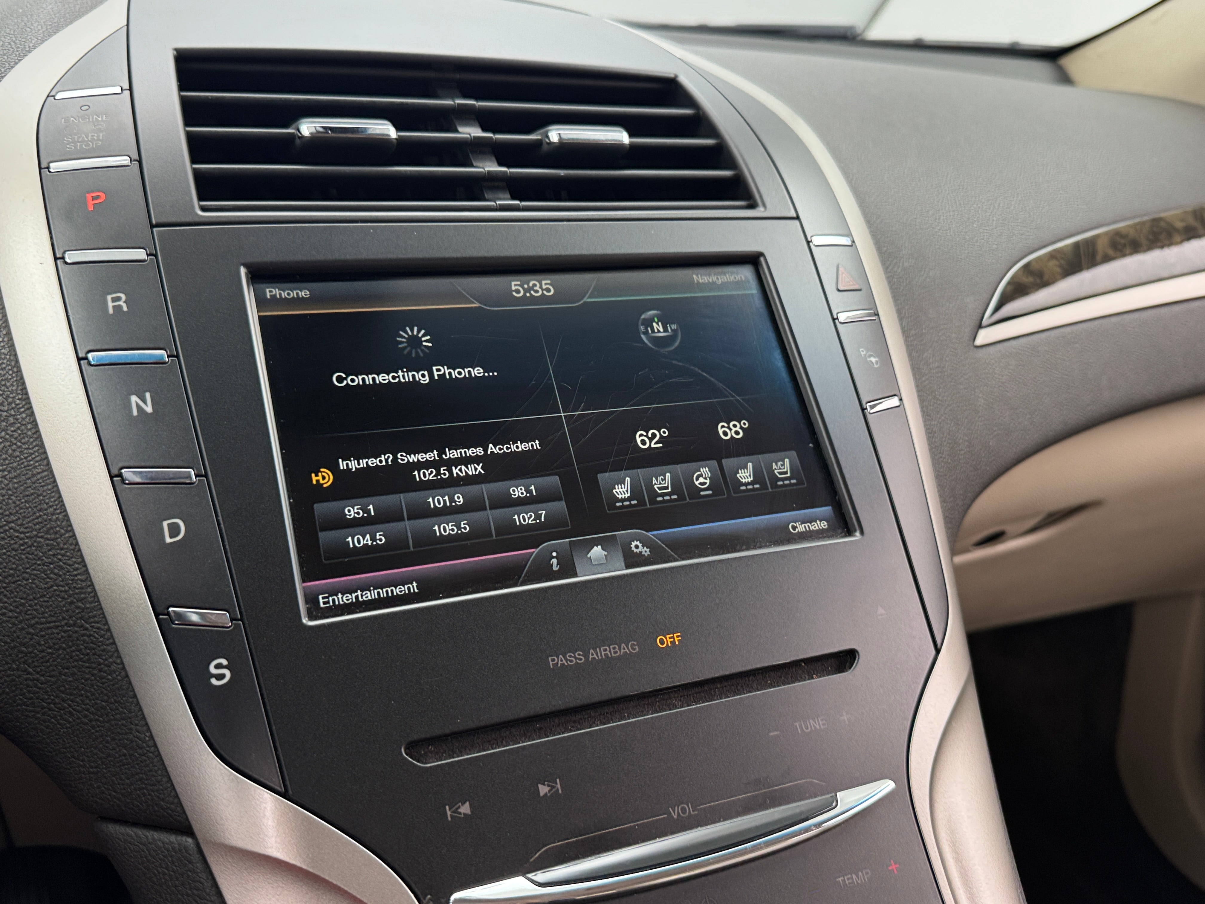 2016 Lincoln MKZ Base 3