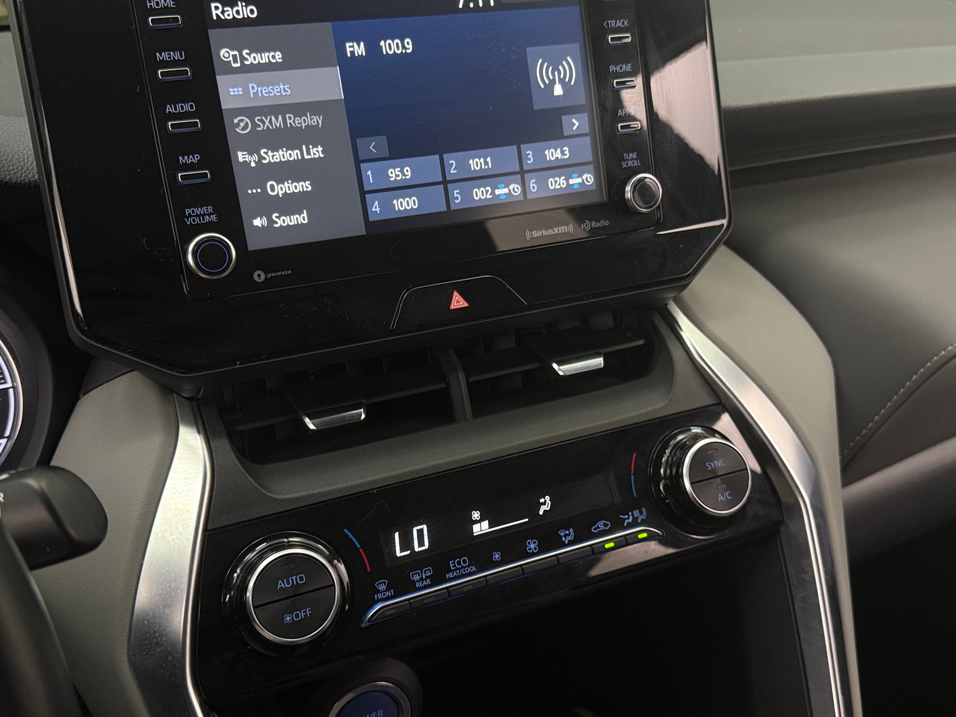 2022 Toyota Venza LE 4