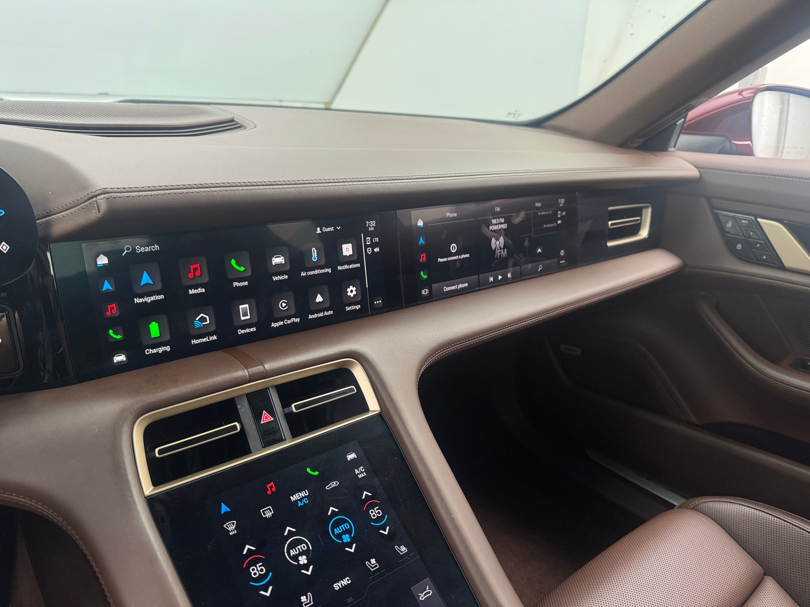 Thumbnail: 2021 Porsche Taycan - 3