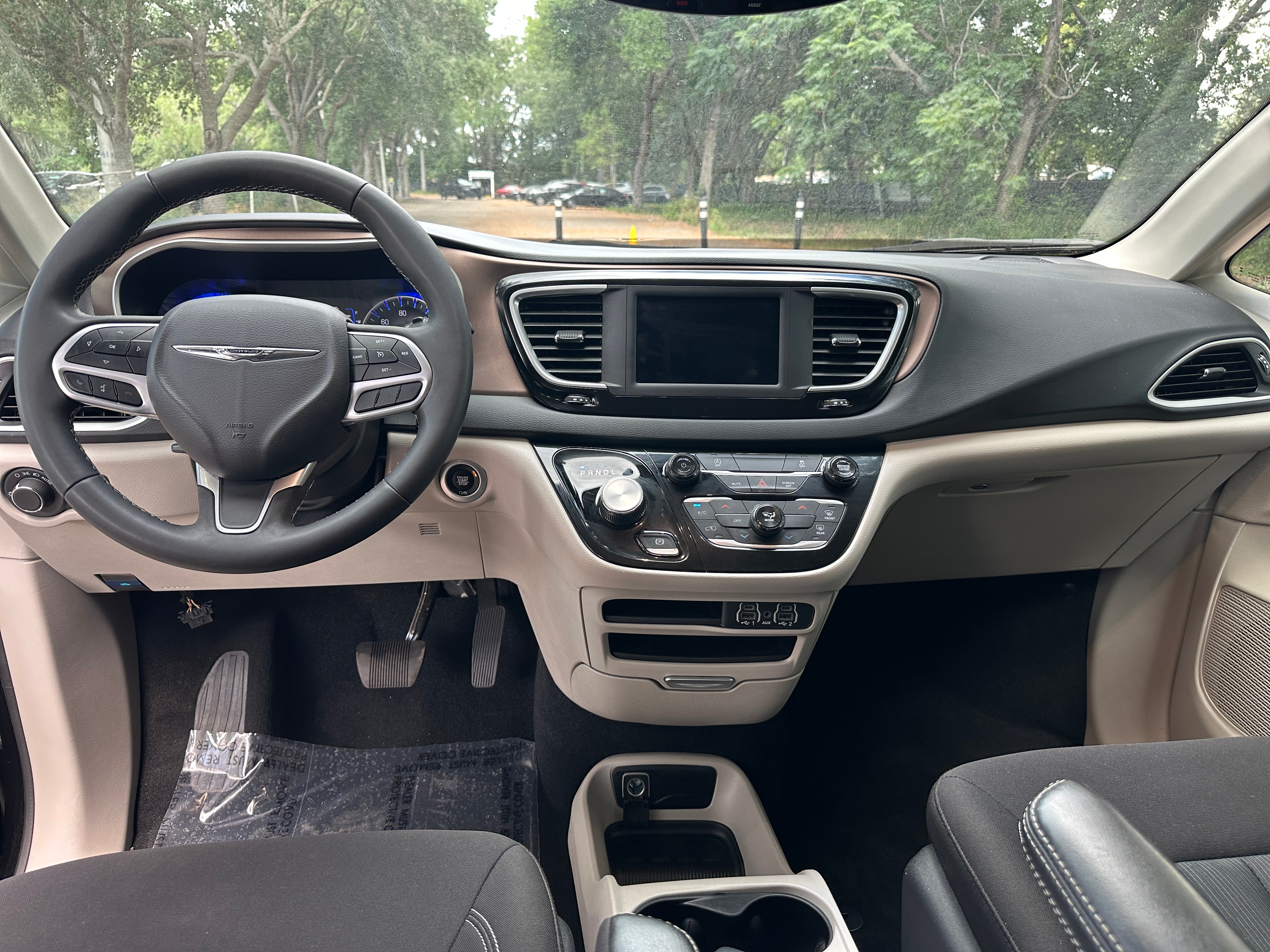 2024 Chrysler Voyager LX 3