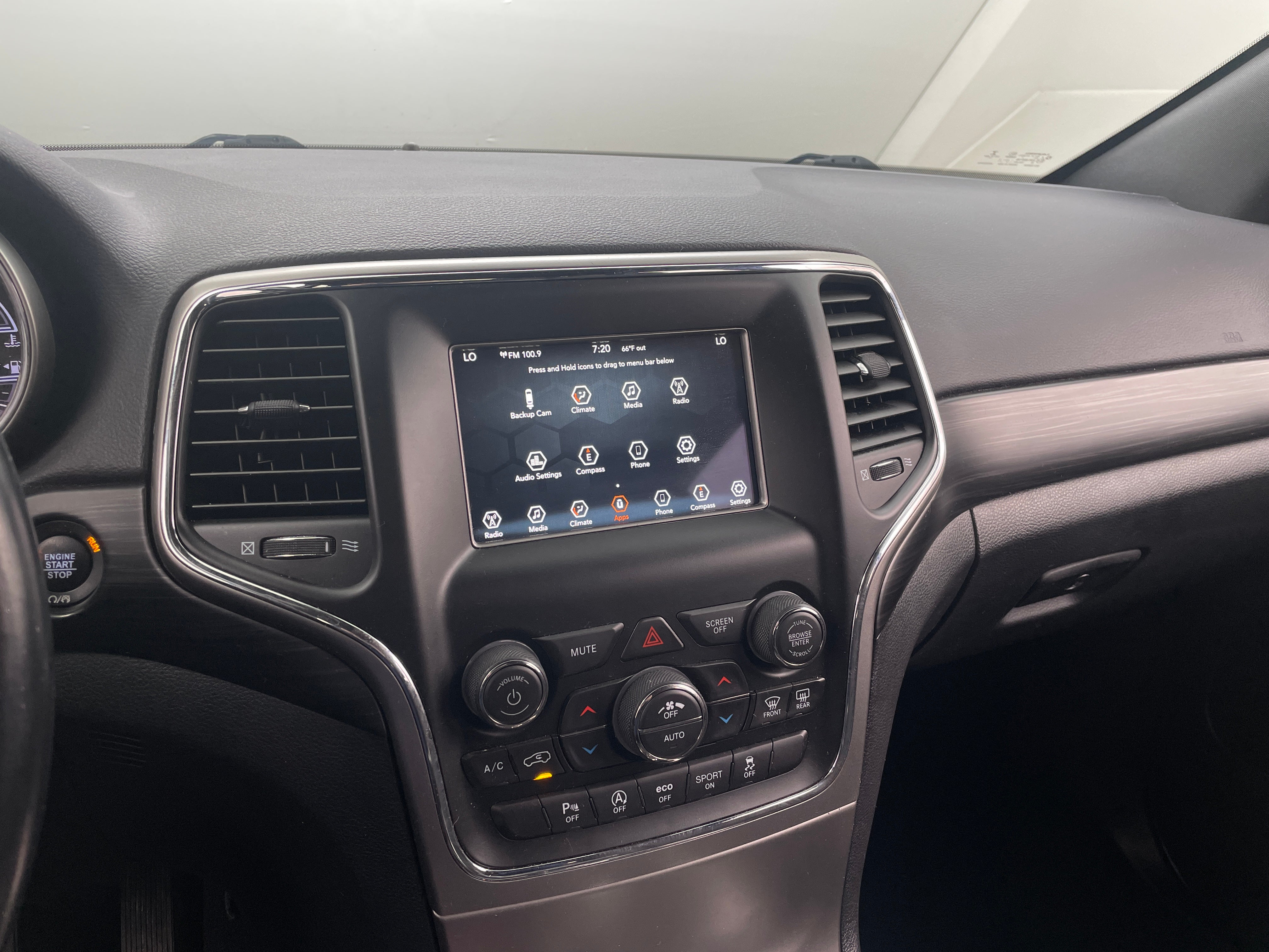 2020 Jeep Grand Cherokee Laredo 4