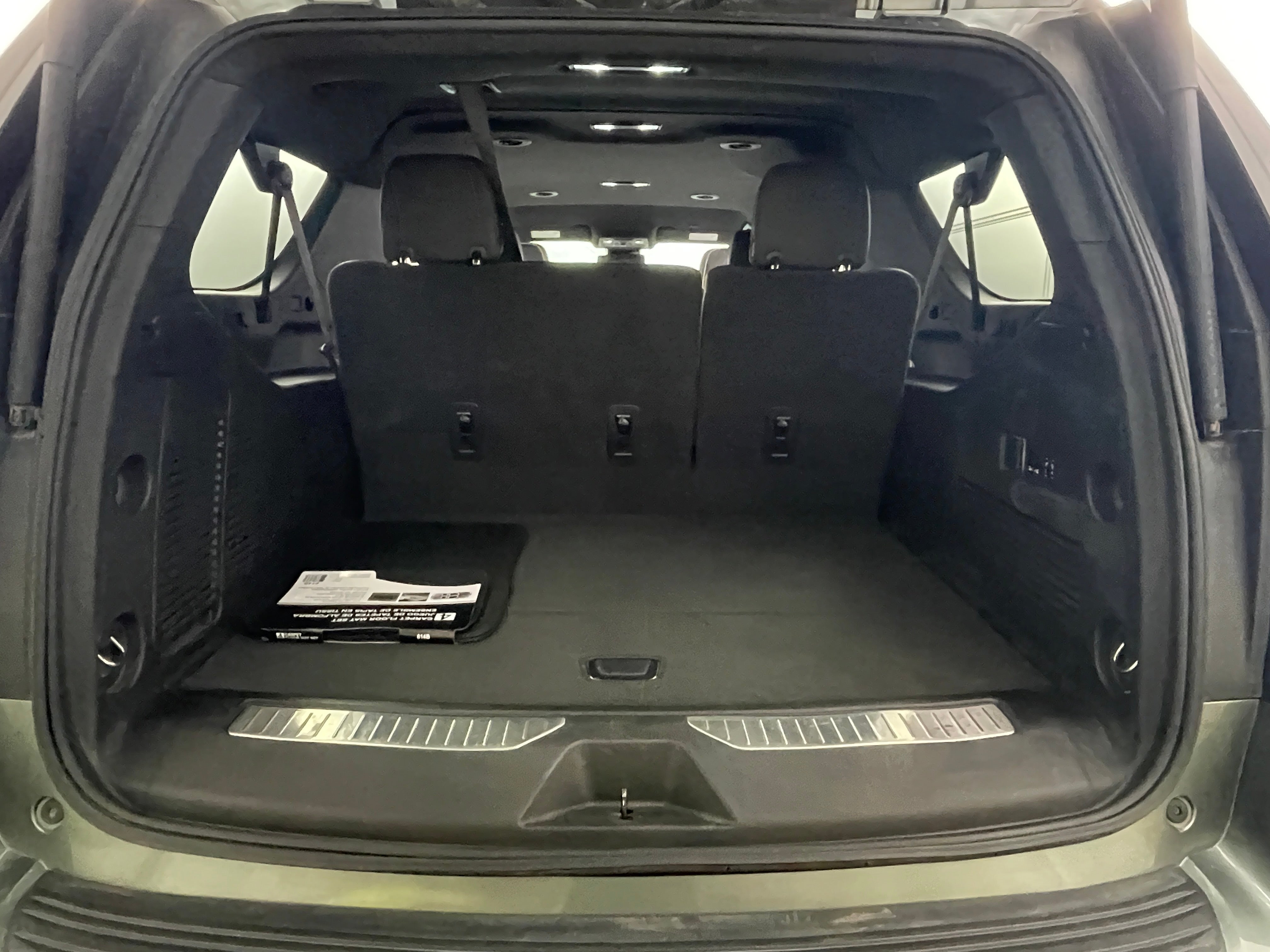 2023 Chevrolet Suburban Premier 6