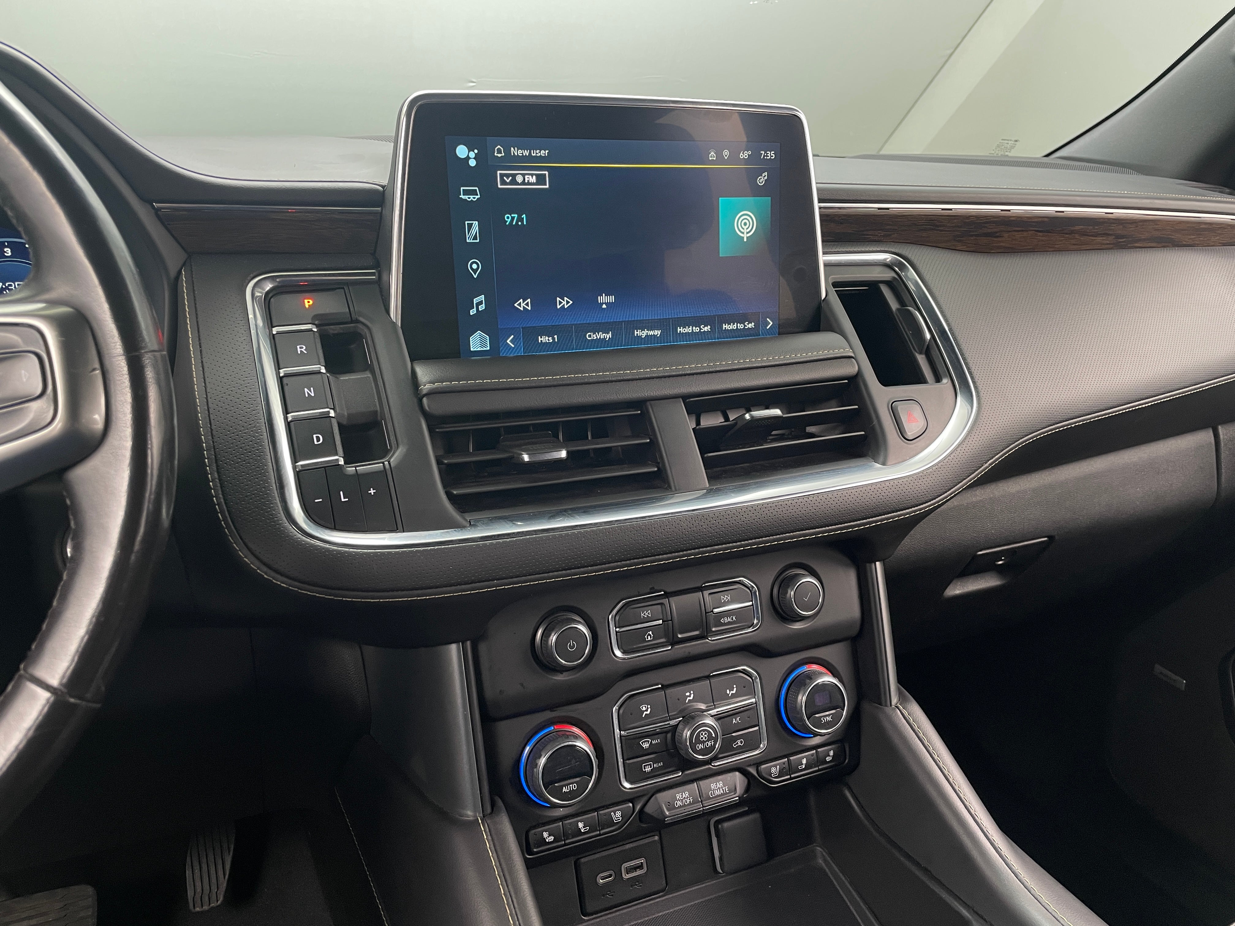 2023 Chevrolet Suburban Premier 3