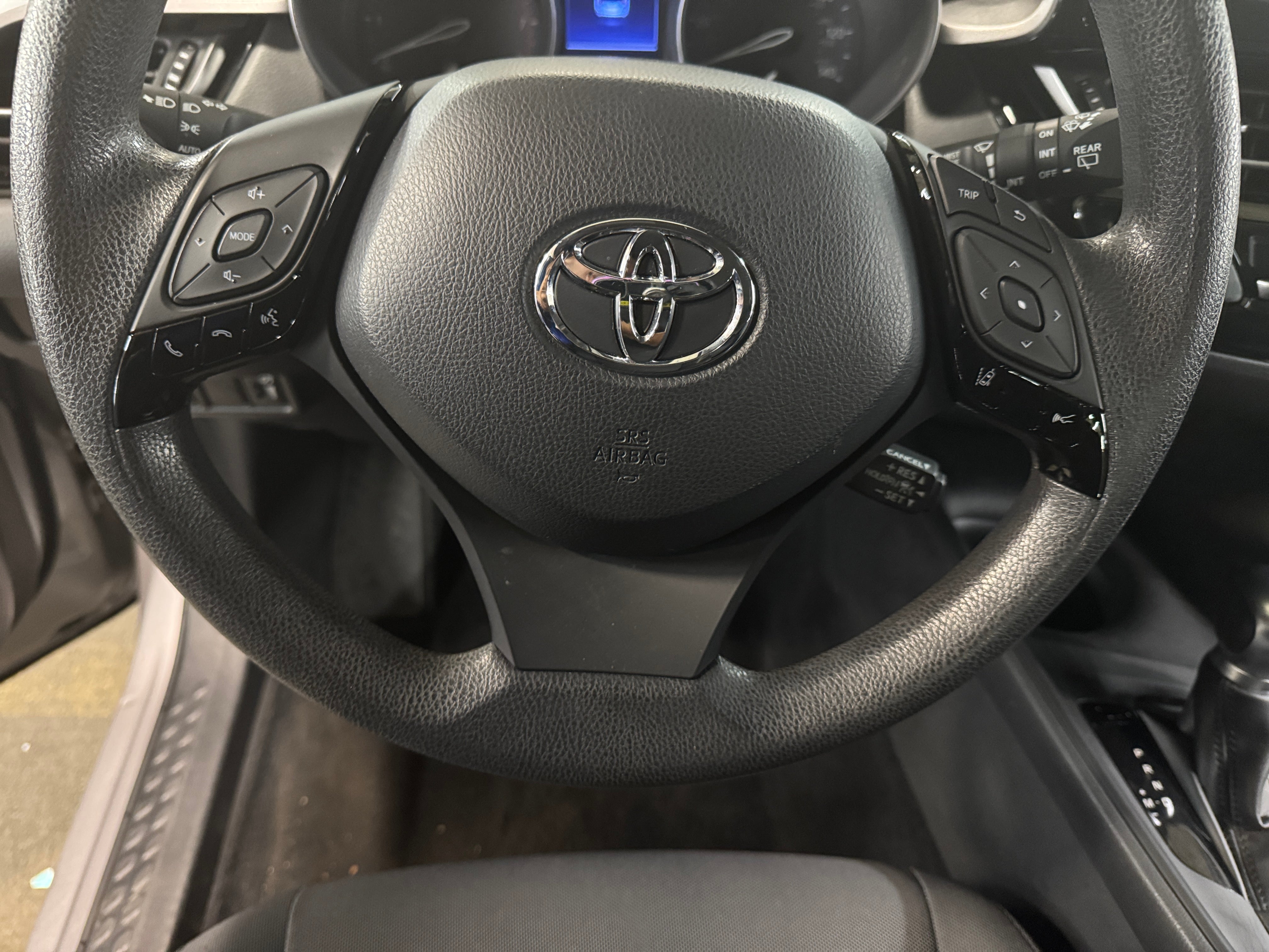 2020 Toyota C-HR LE 5