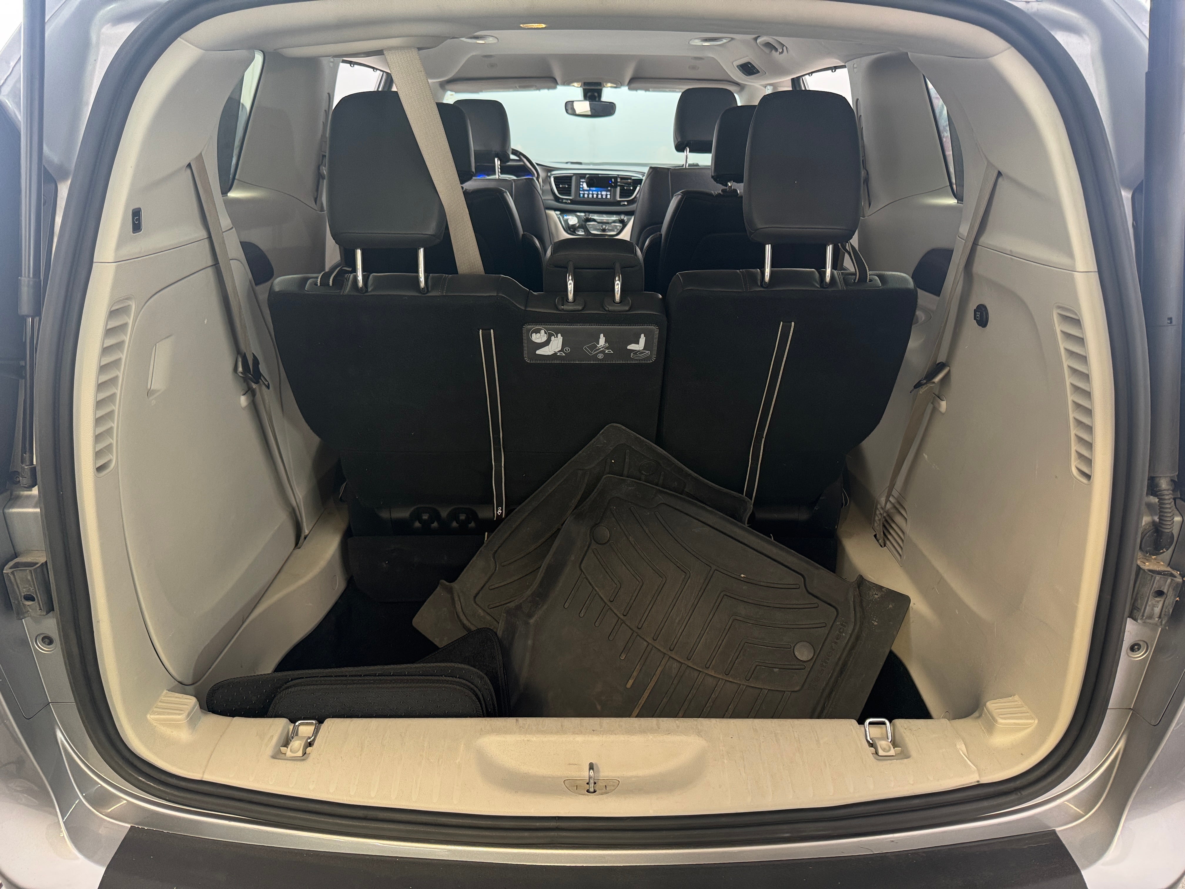 2020 Chrysler Pacifica Touring L 6