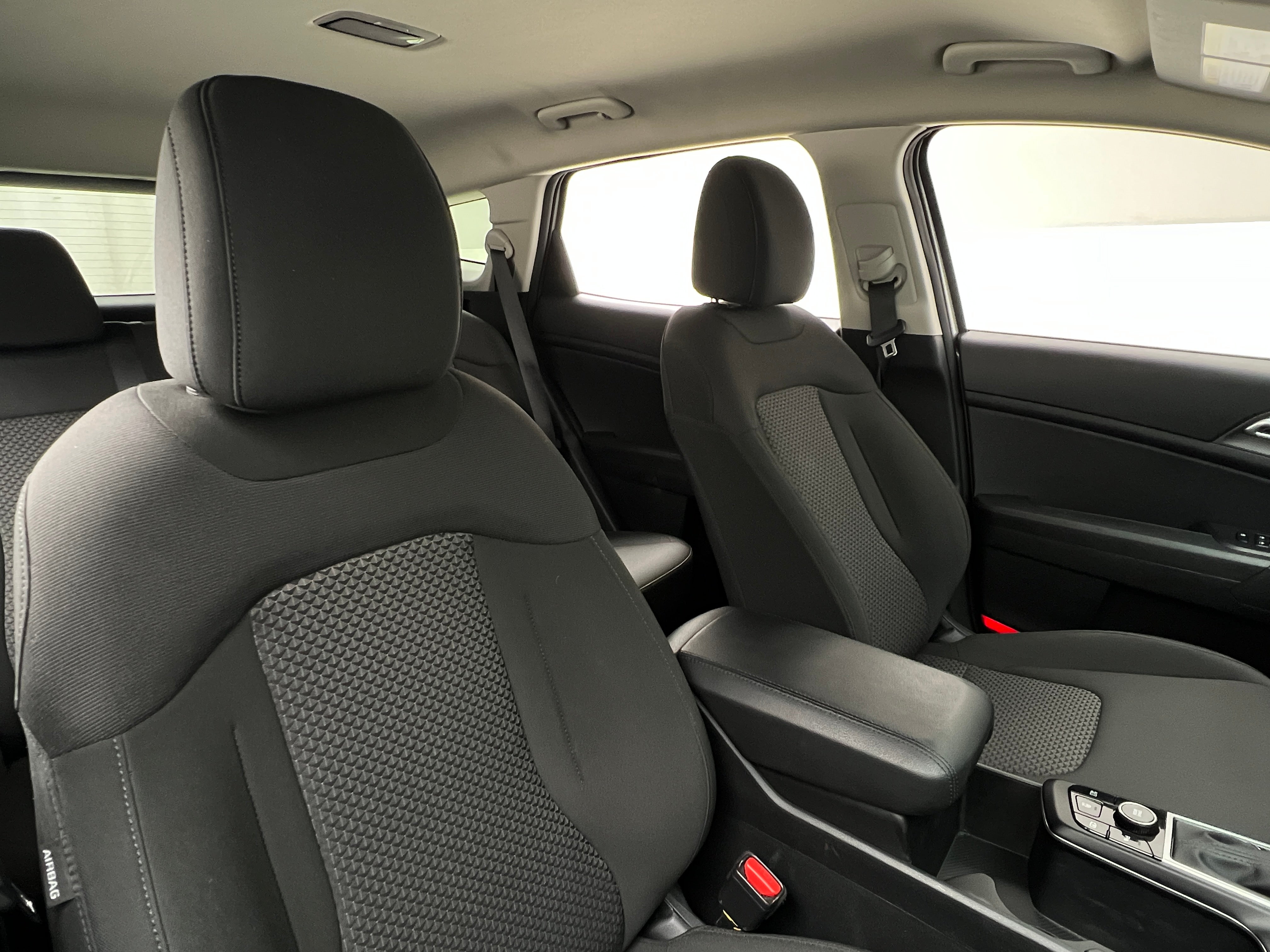 2024 Kia Sportage LX 2