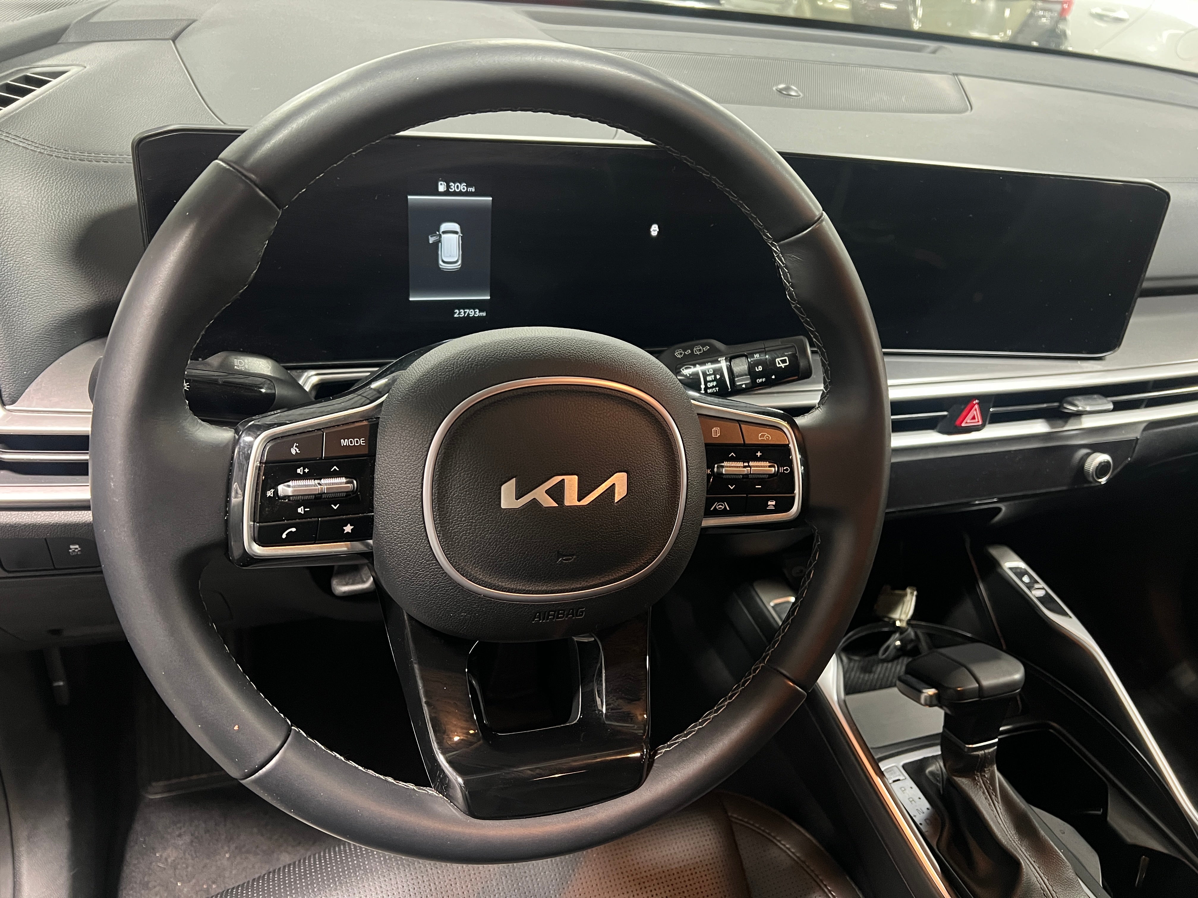 2024 Kia Sorento S 4