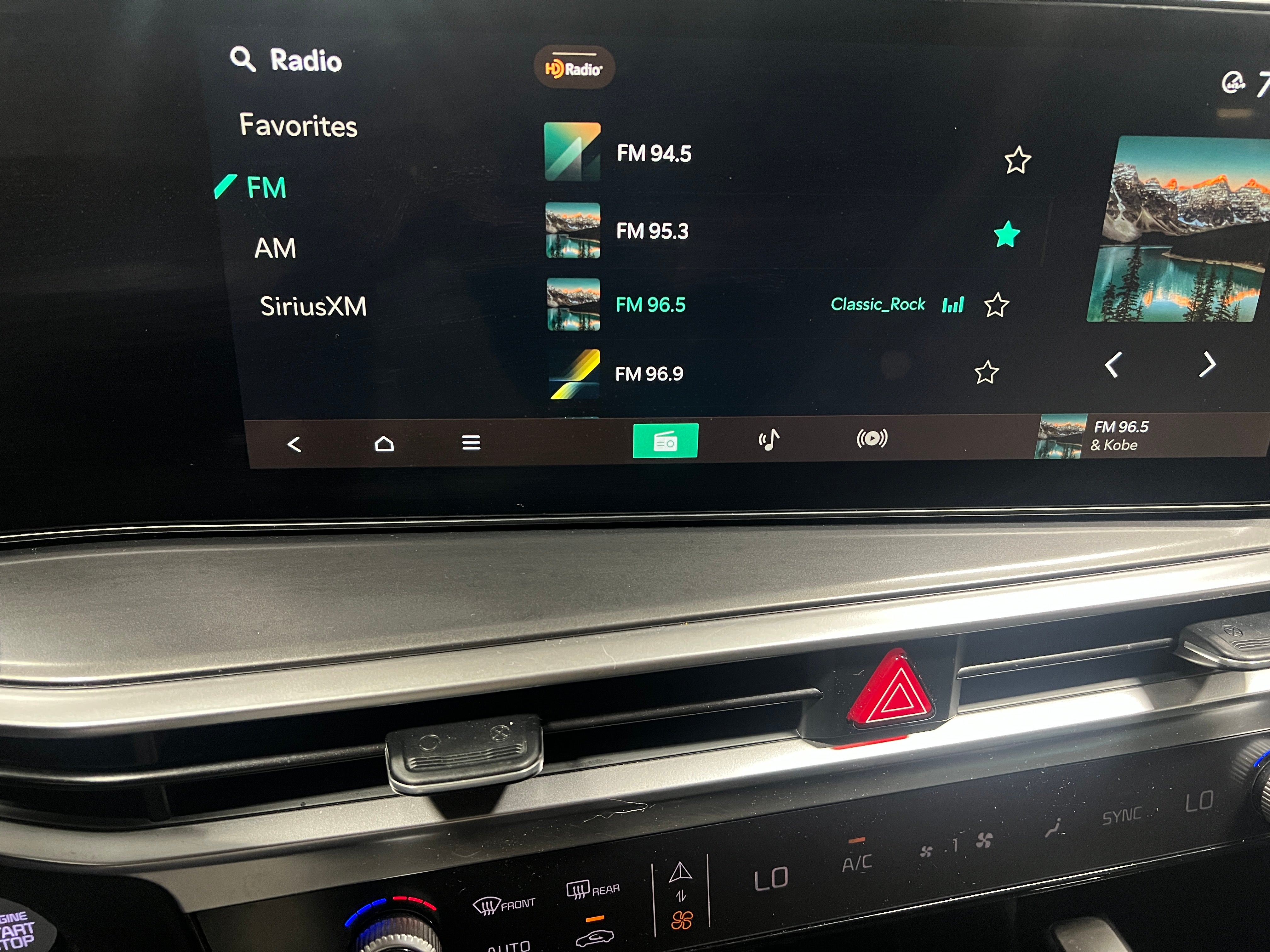 2024 Kia Sorento S 3