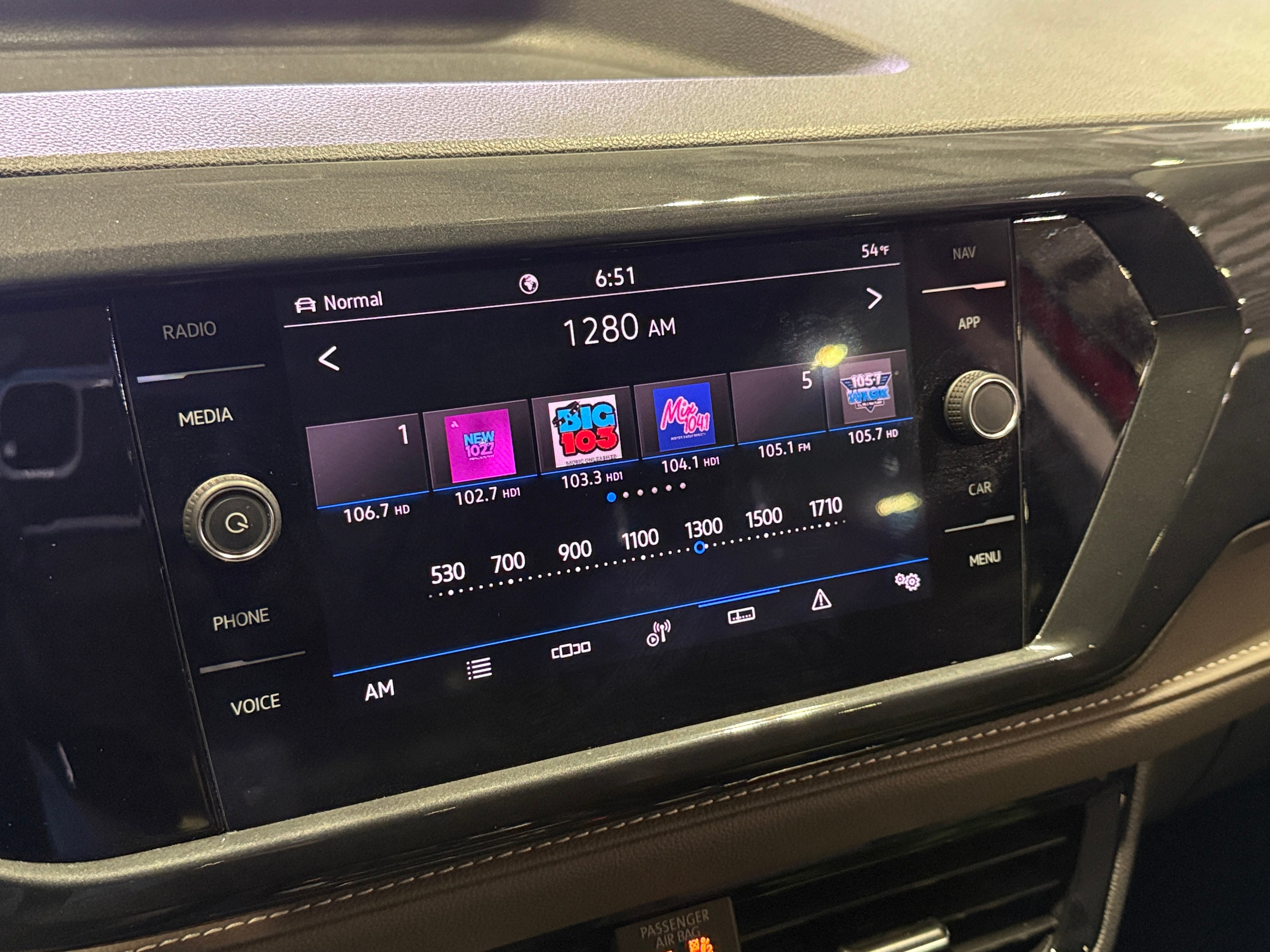 2022 Volkswagen Taos SEL 3