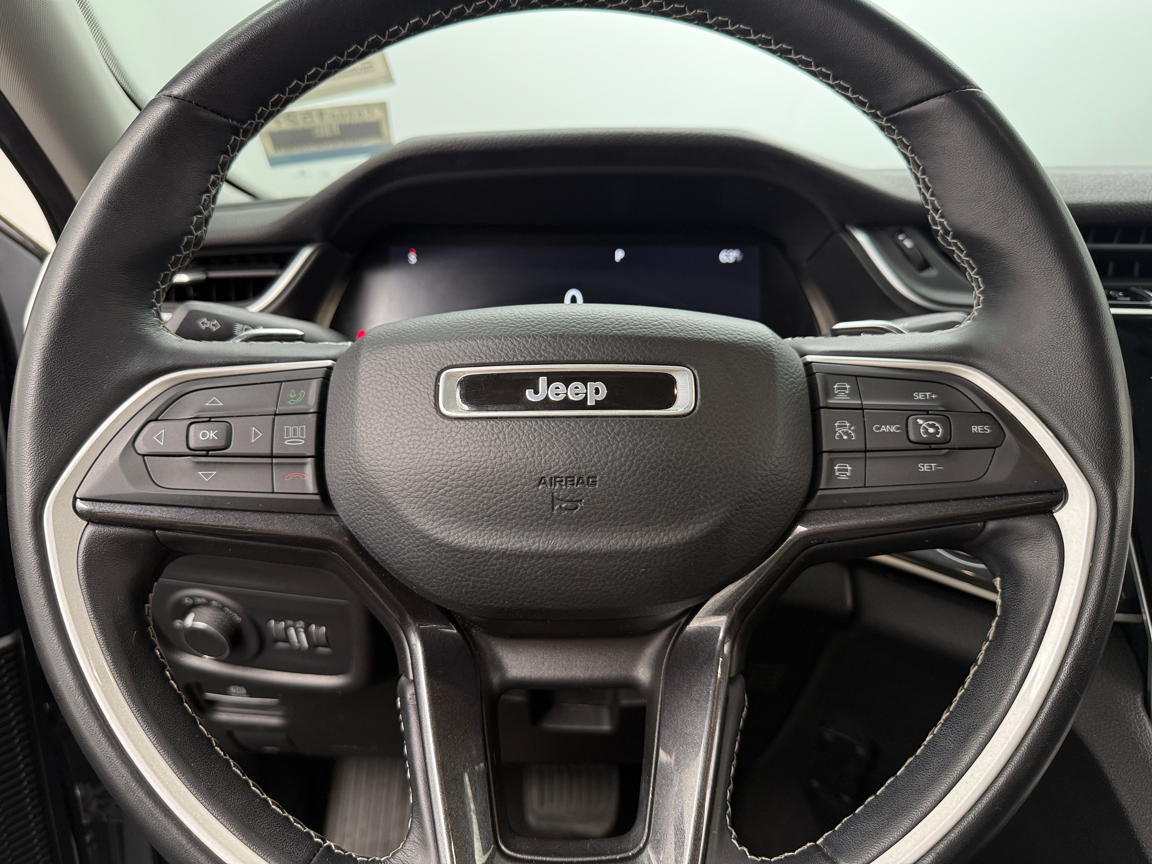 2022 Jeep Grand Cherokee L Laredo 5