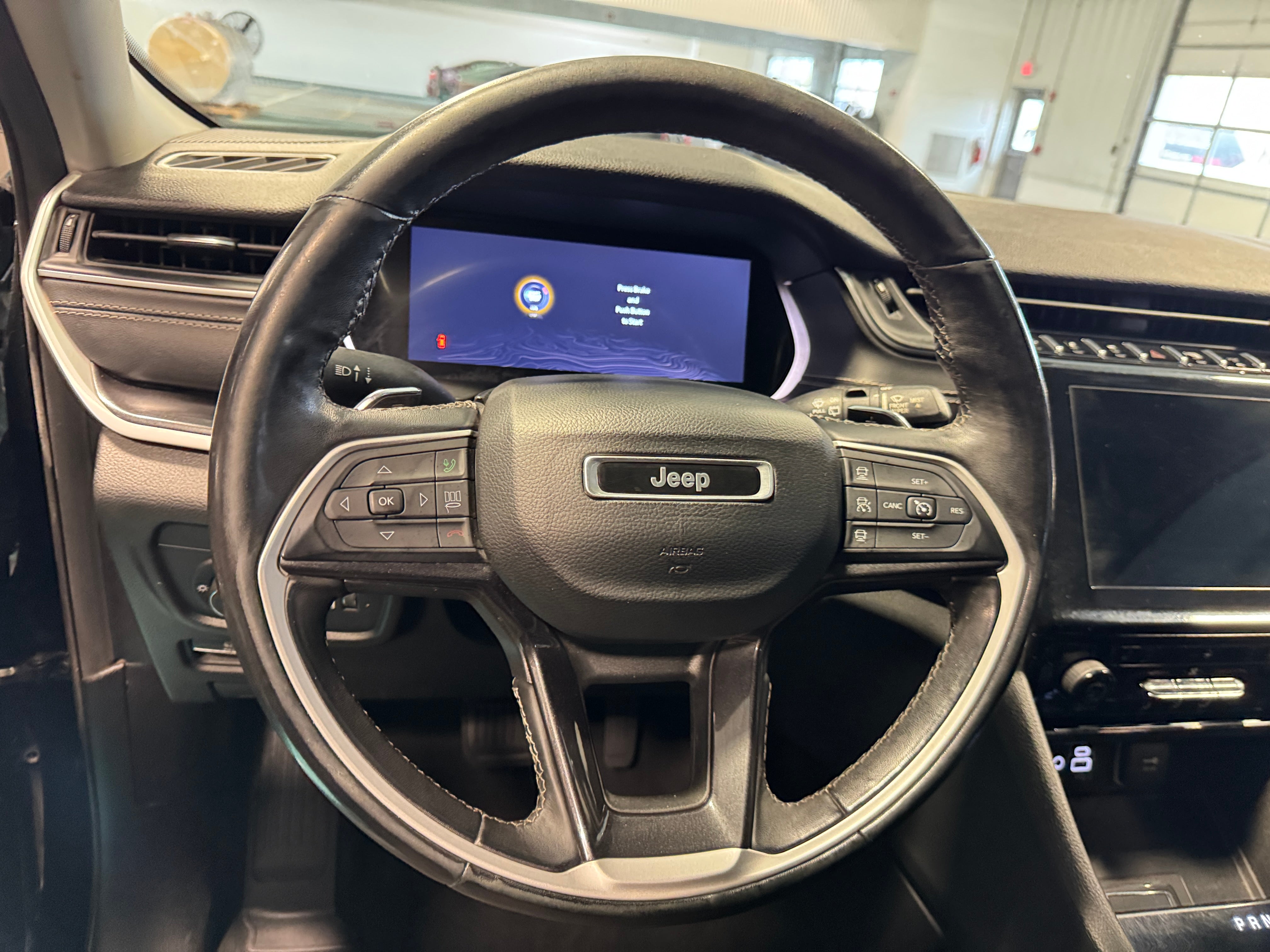2022 Jeep Grand Cherokee L Laredo 5