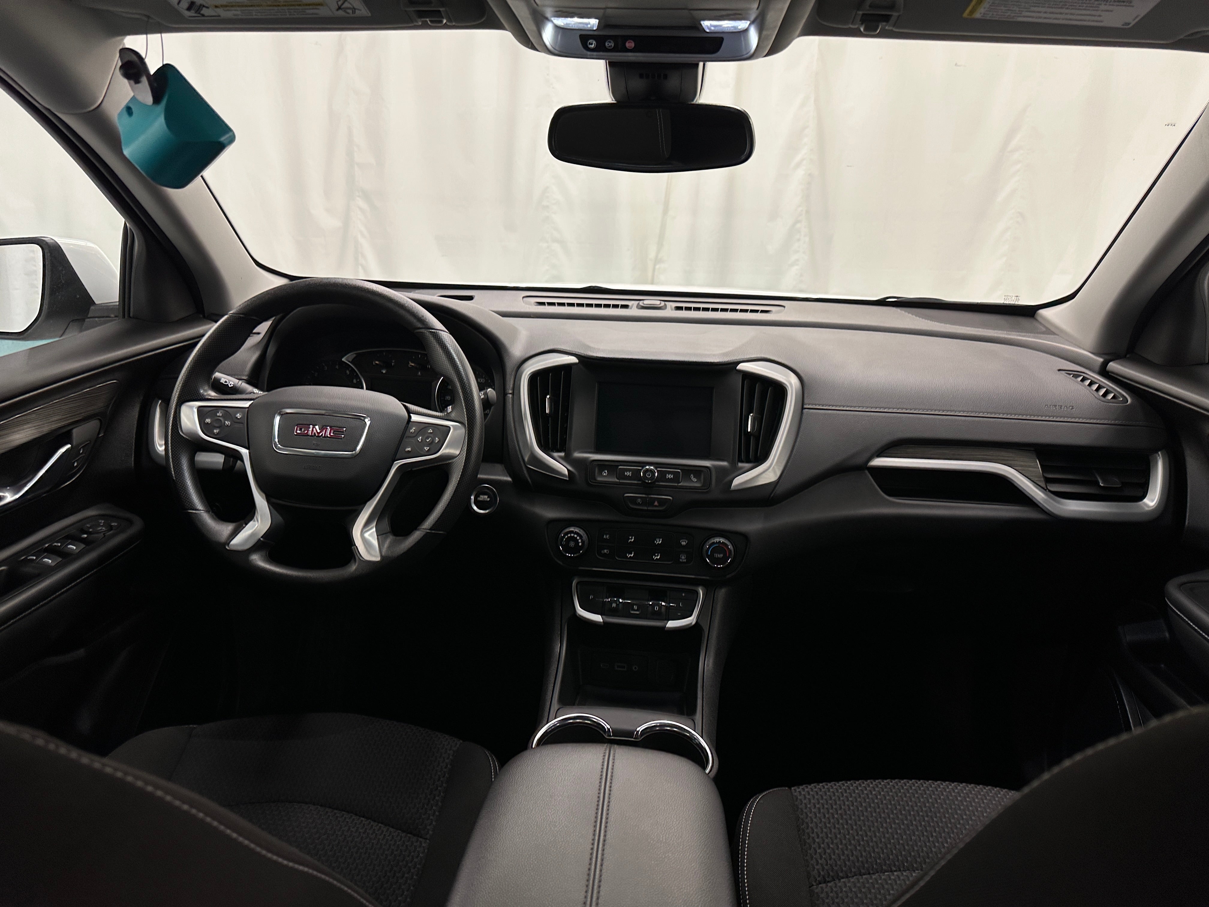 2024 GMC Terrain SLE 3