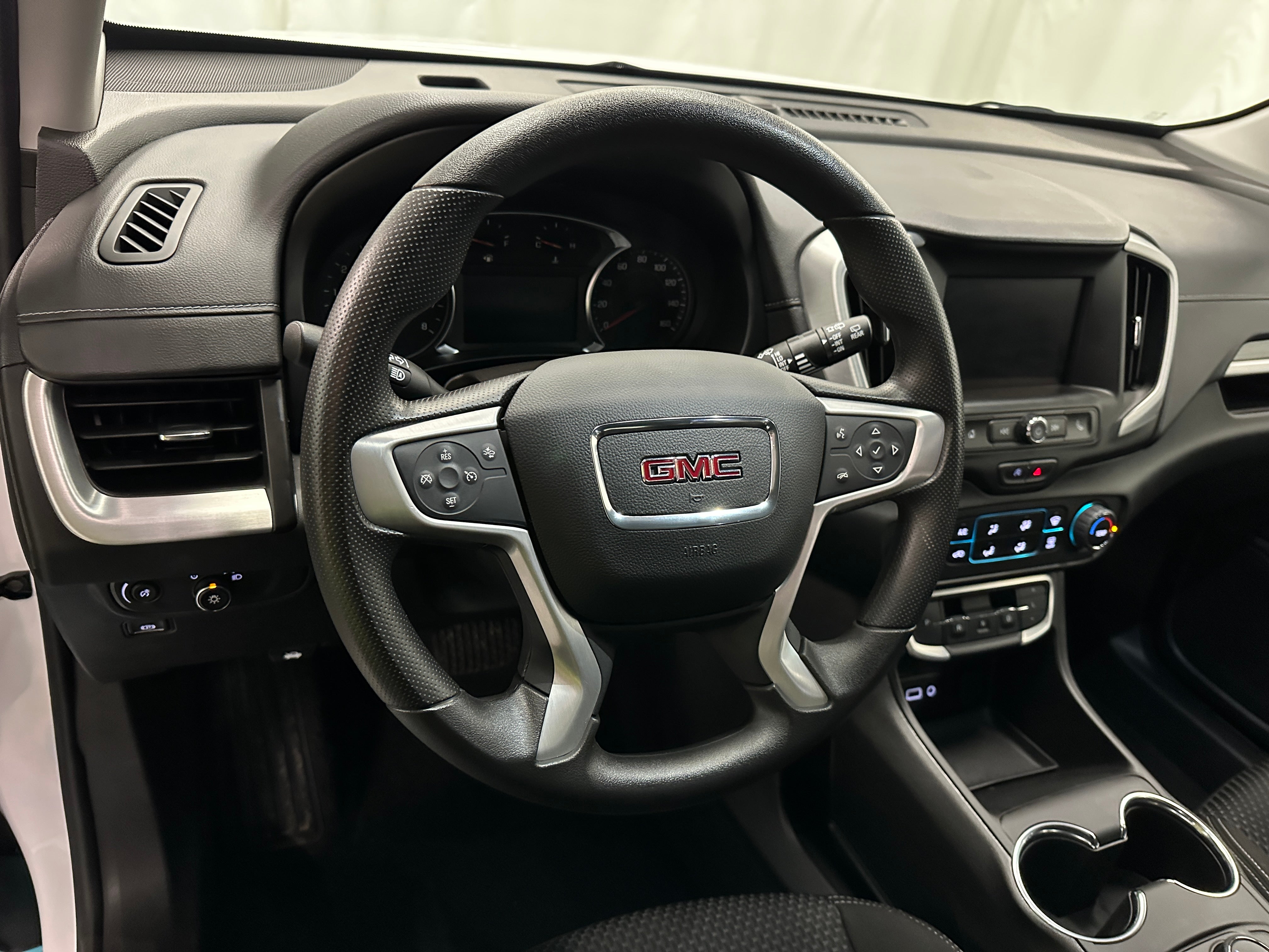 2024 GMC Terrain SLE 5