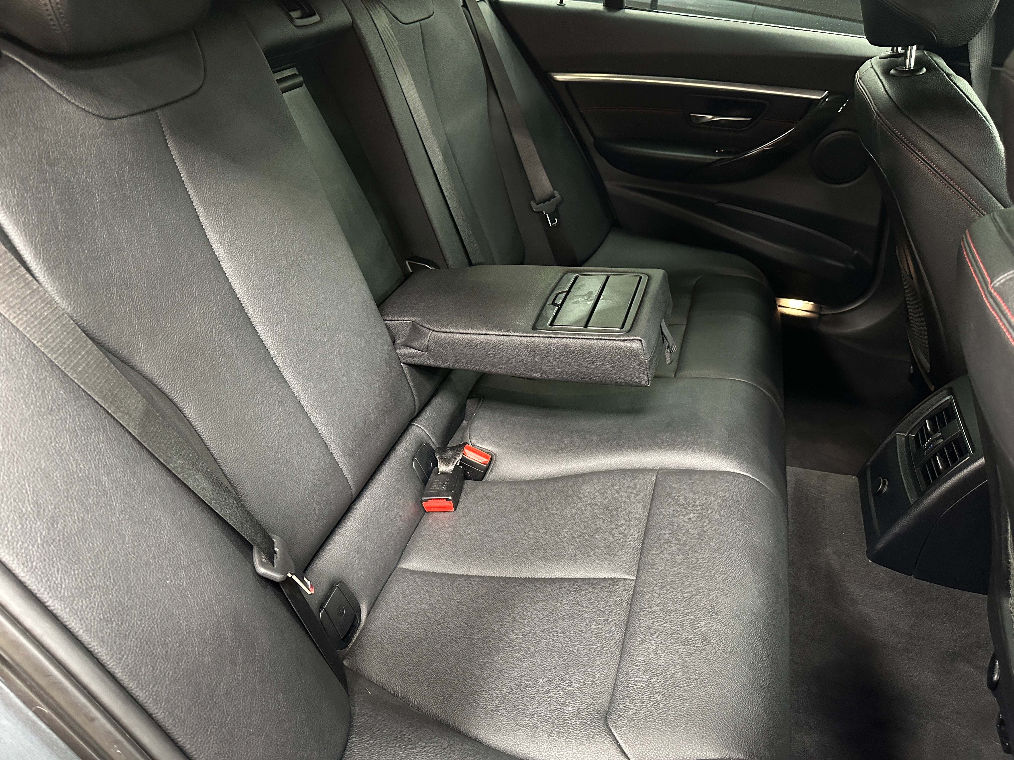 2018 BMW 3 Series 330i xDrive 5