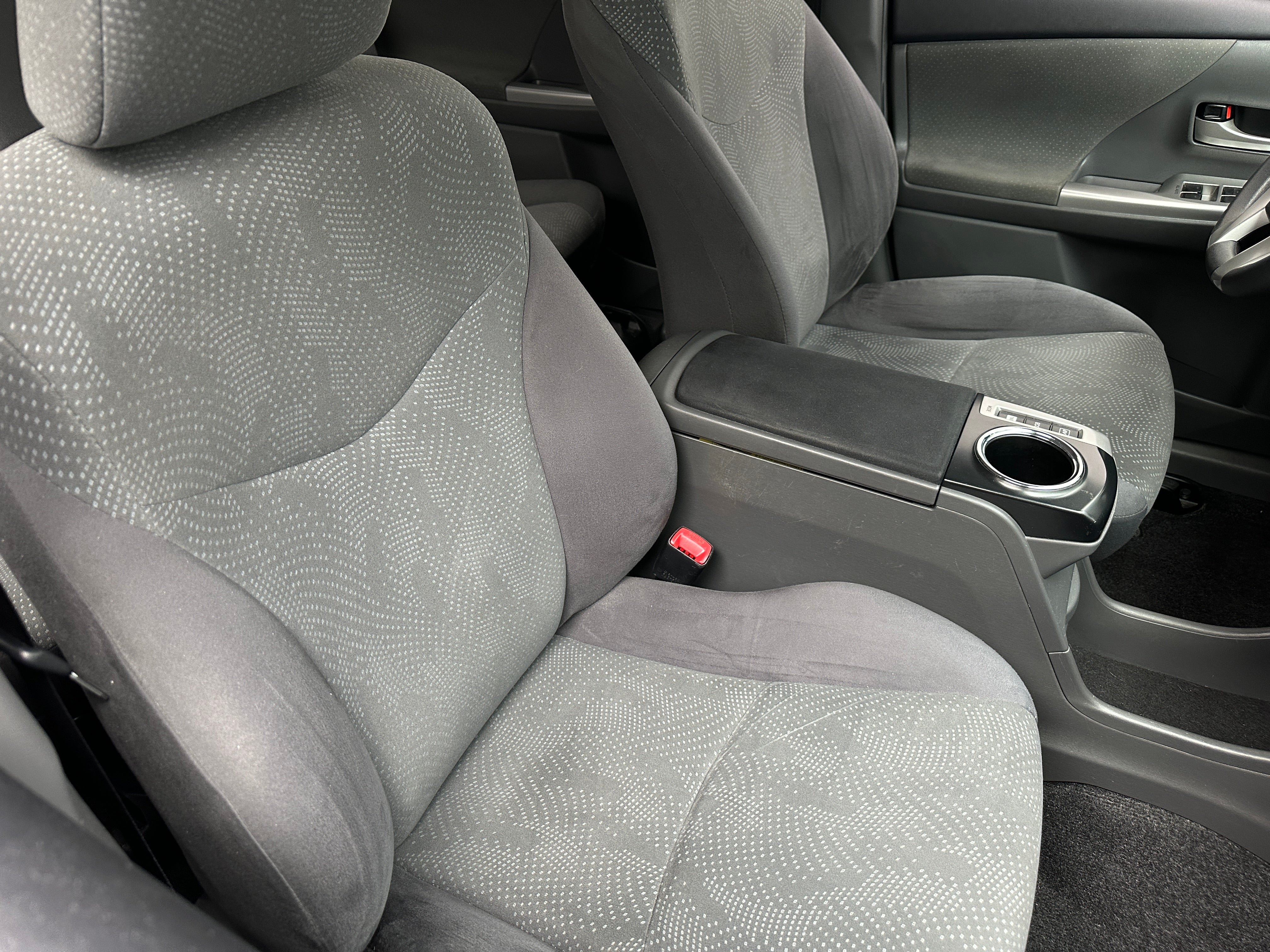 2013 Toyota Prius v Three 2