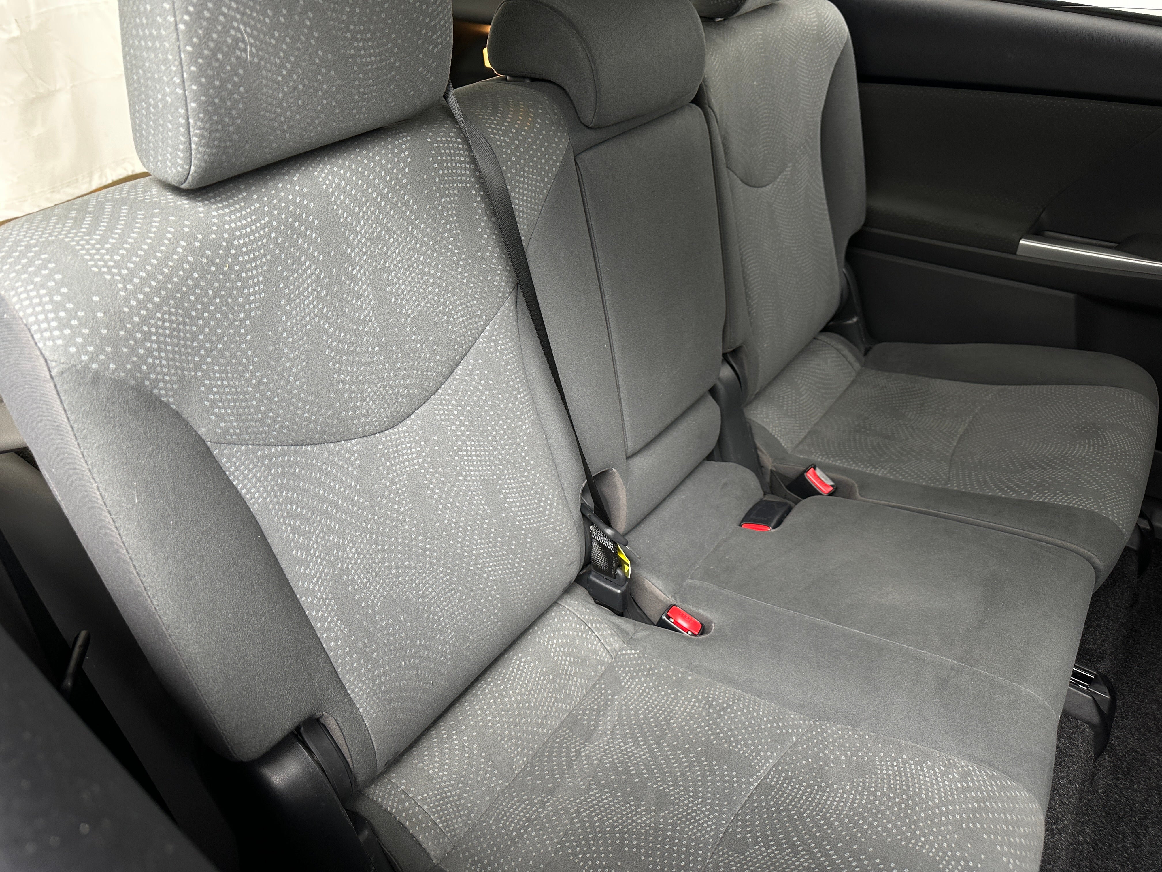 2013 Toyota Prius v Three 6