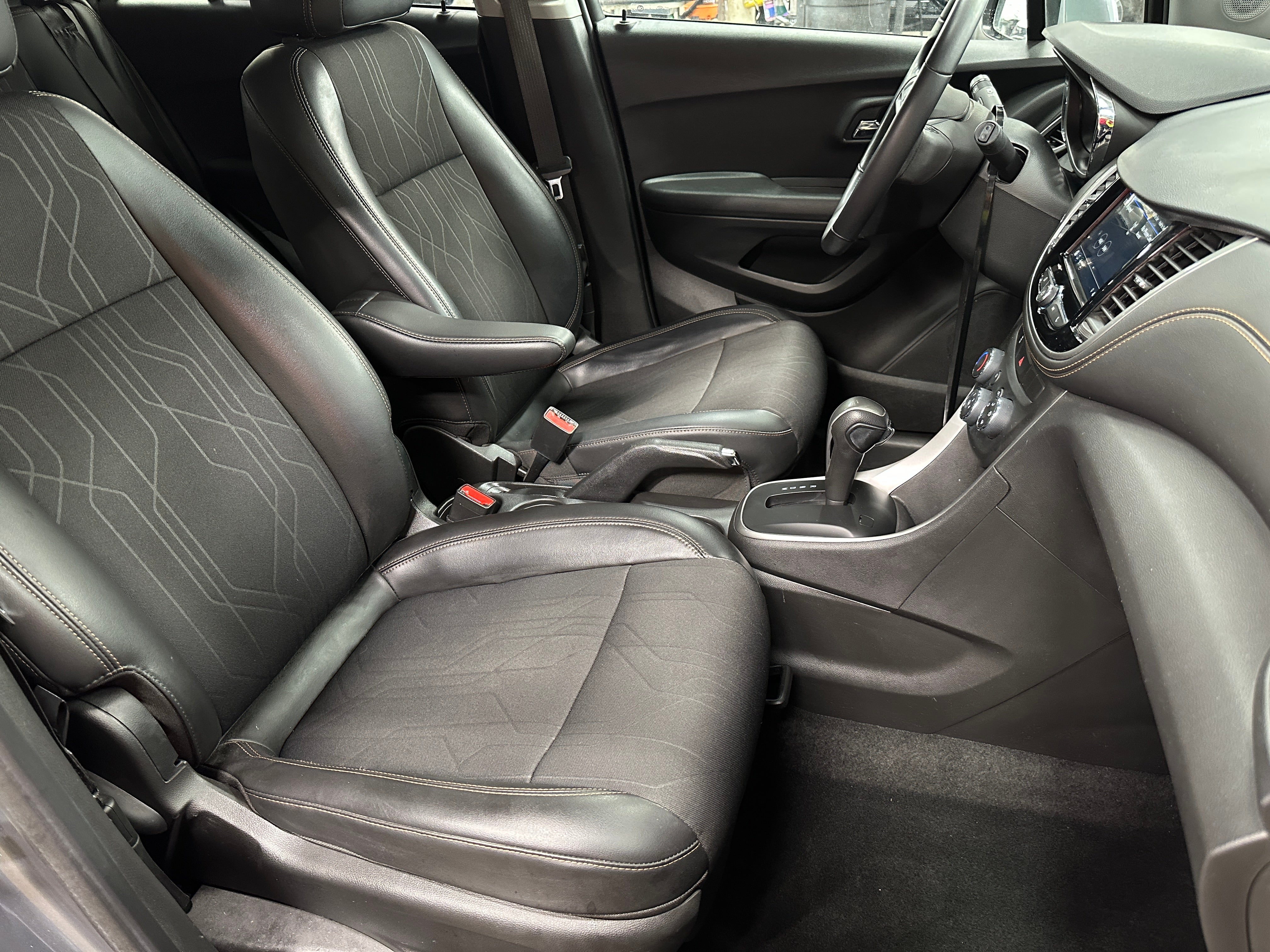 2019 Chevrolet Trax LT 2