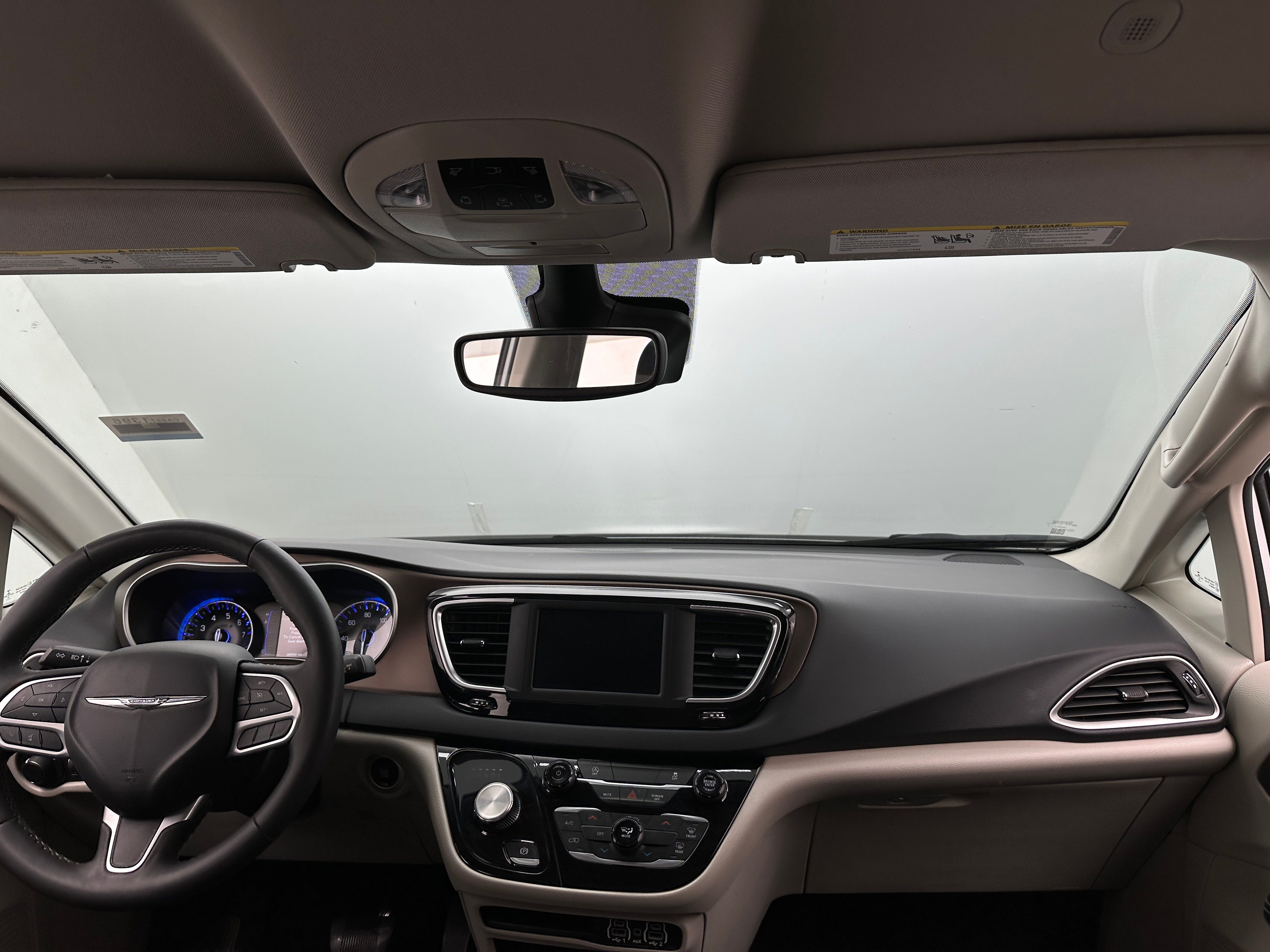 2023 Chrysler Voyager LX 3