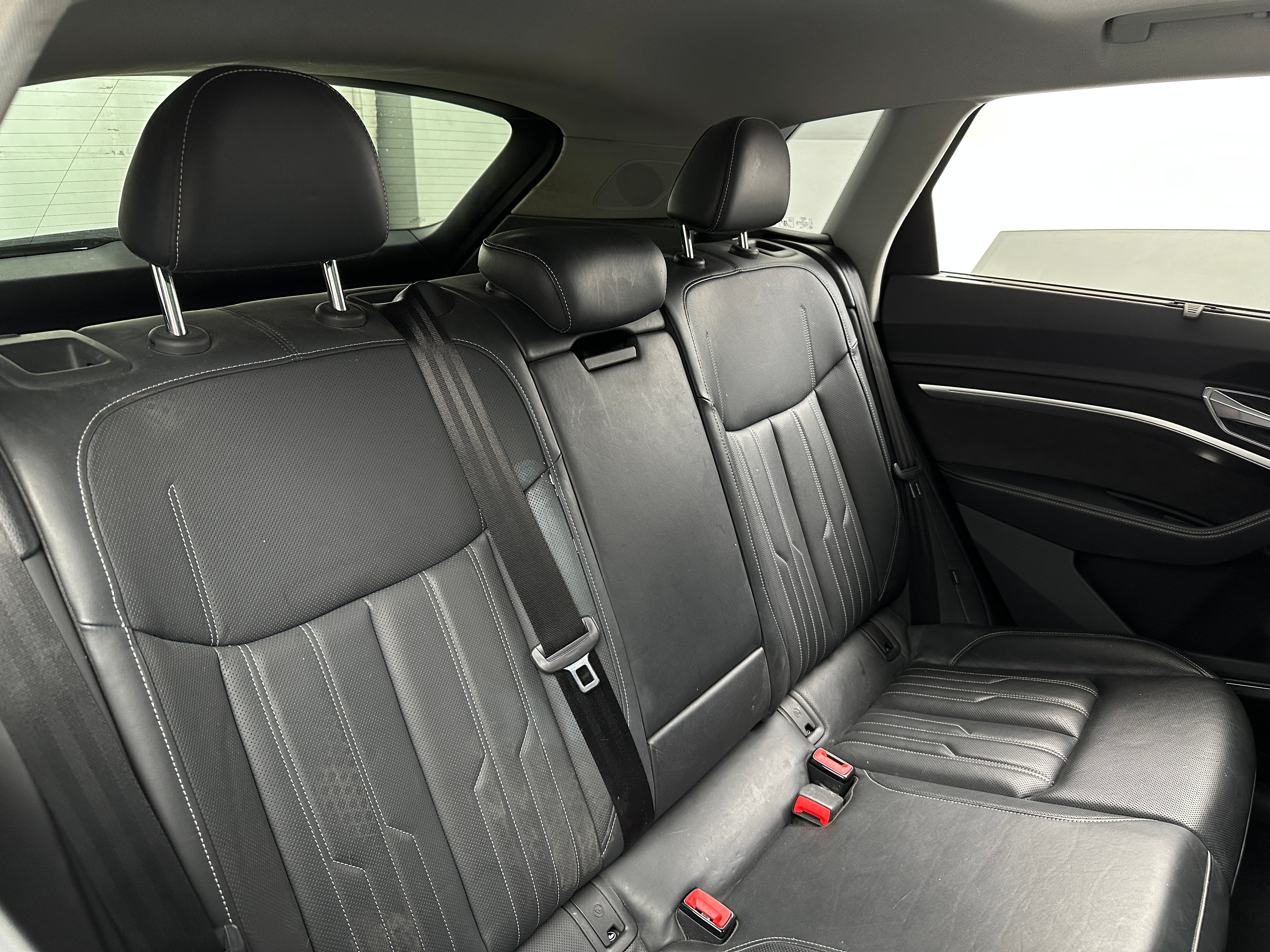 2019 Audi e-tron Prestige 5