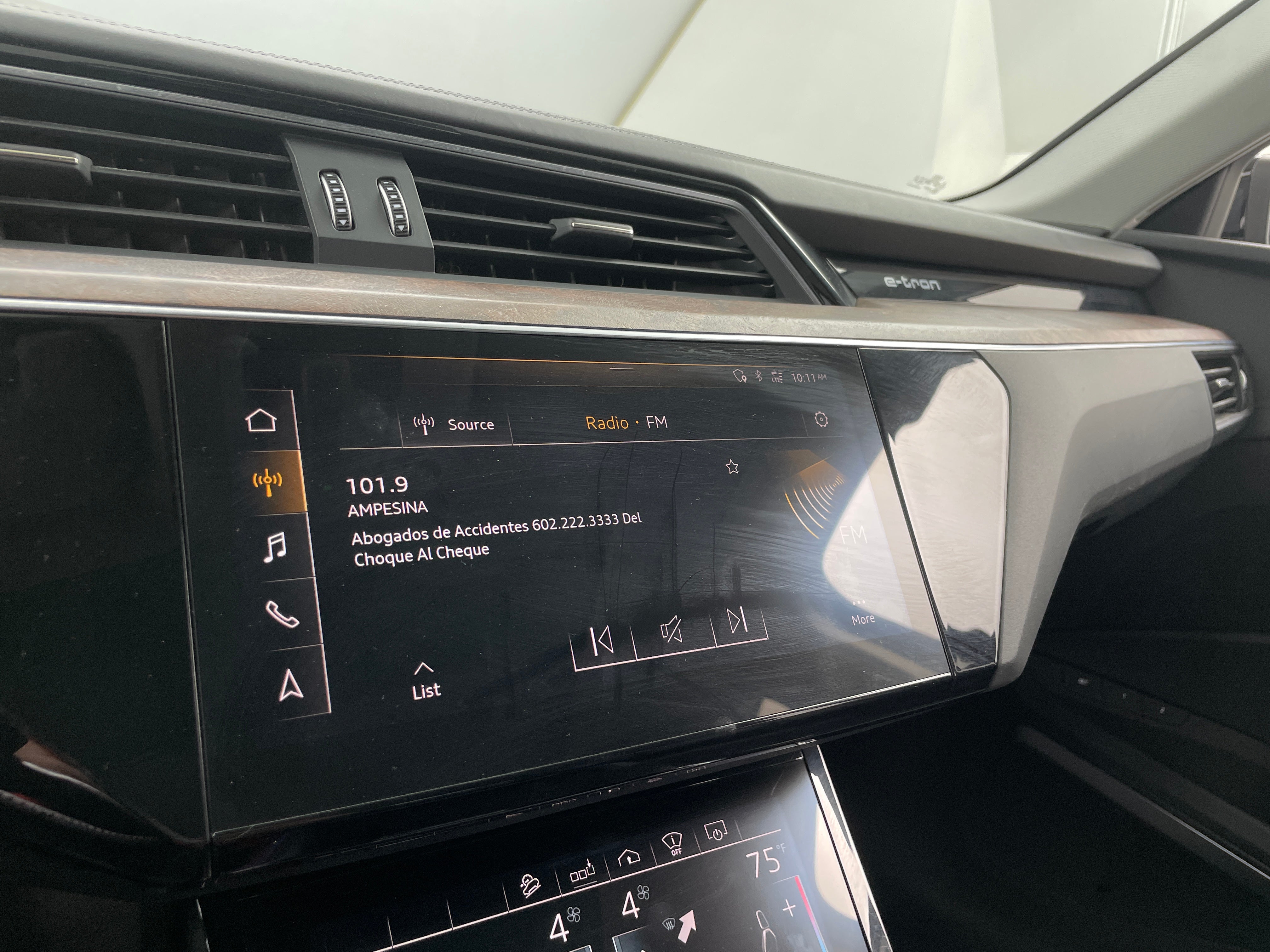 2019 Audi e-tron Prestige 3