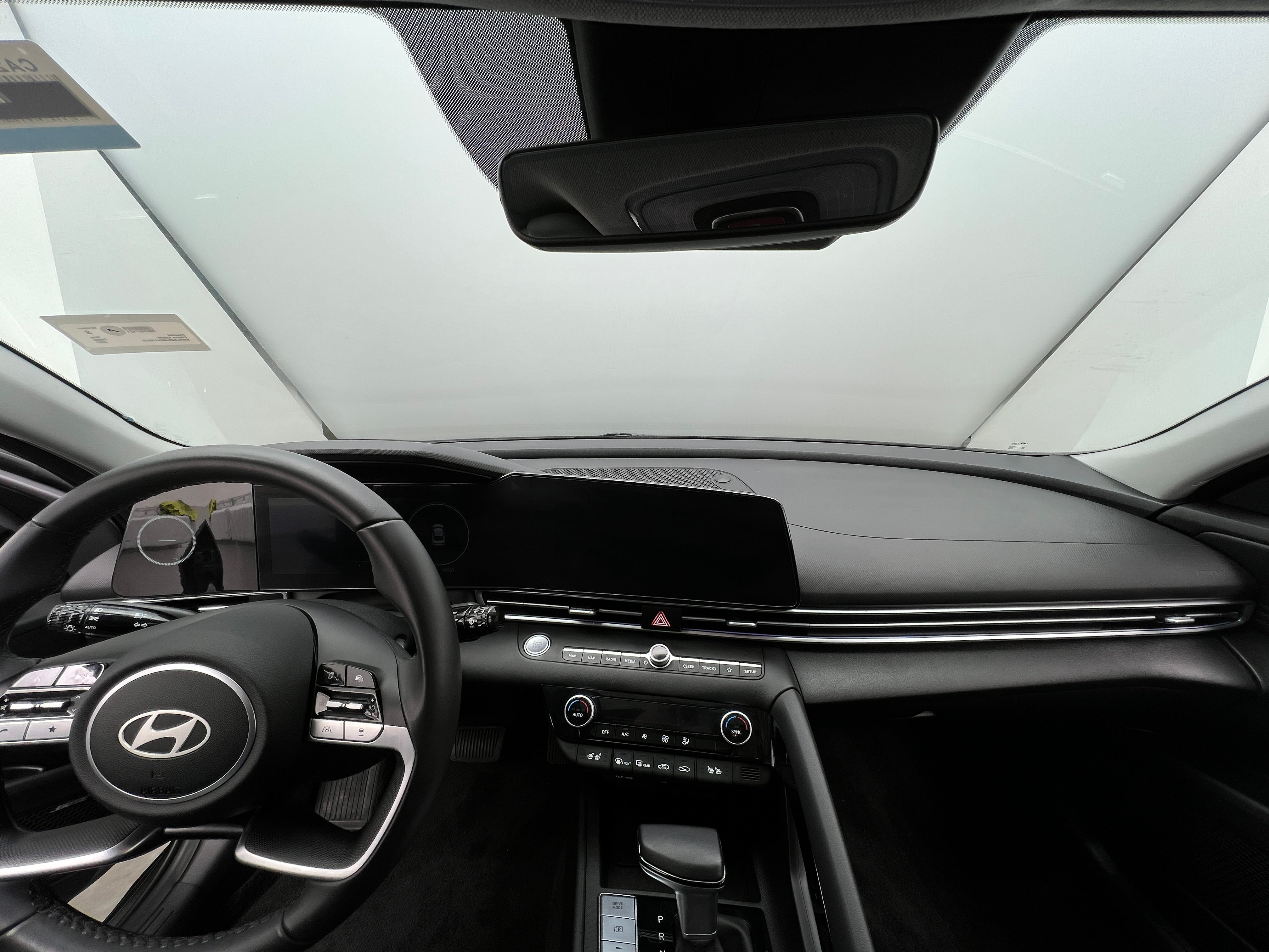 2024 Hyundai Elantra Limited Edition 2