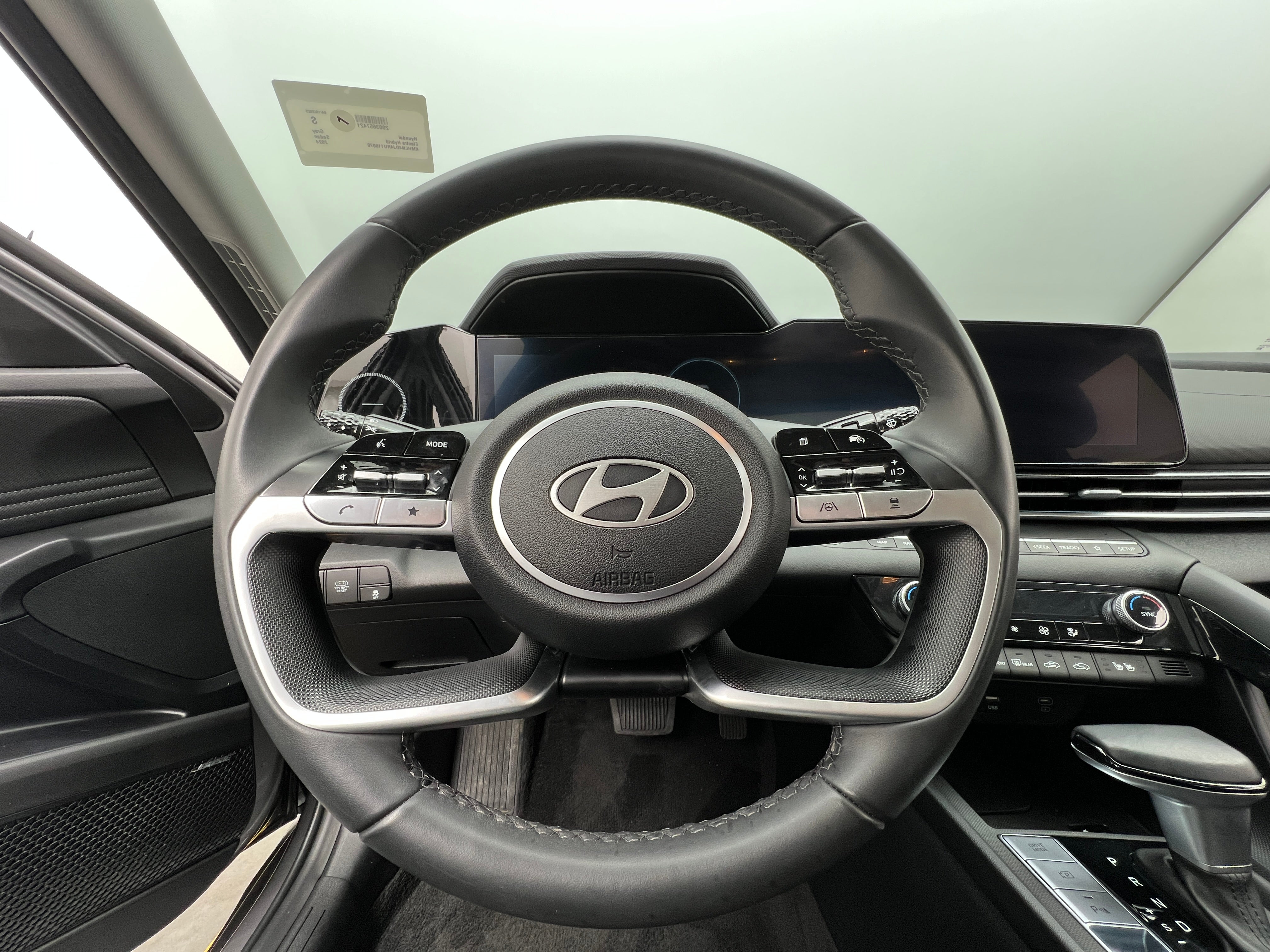 2024 Hyundai Elantra Limited Edition 4