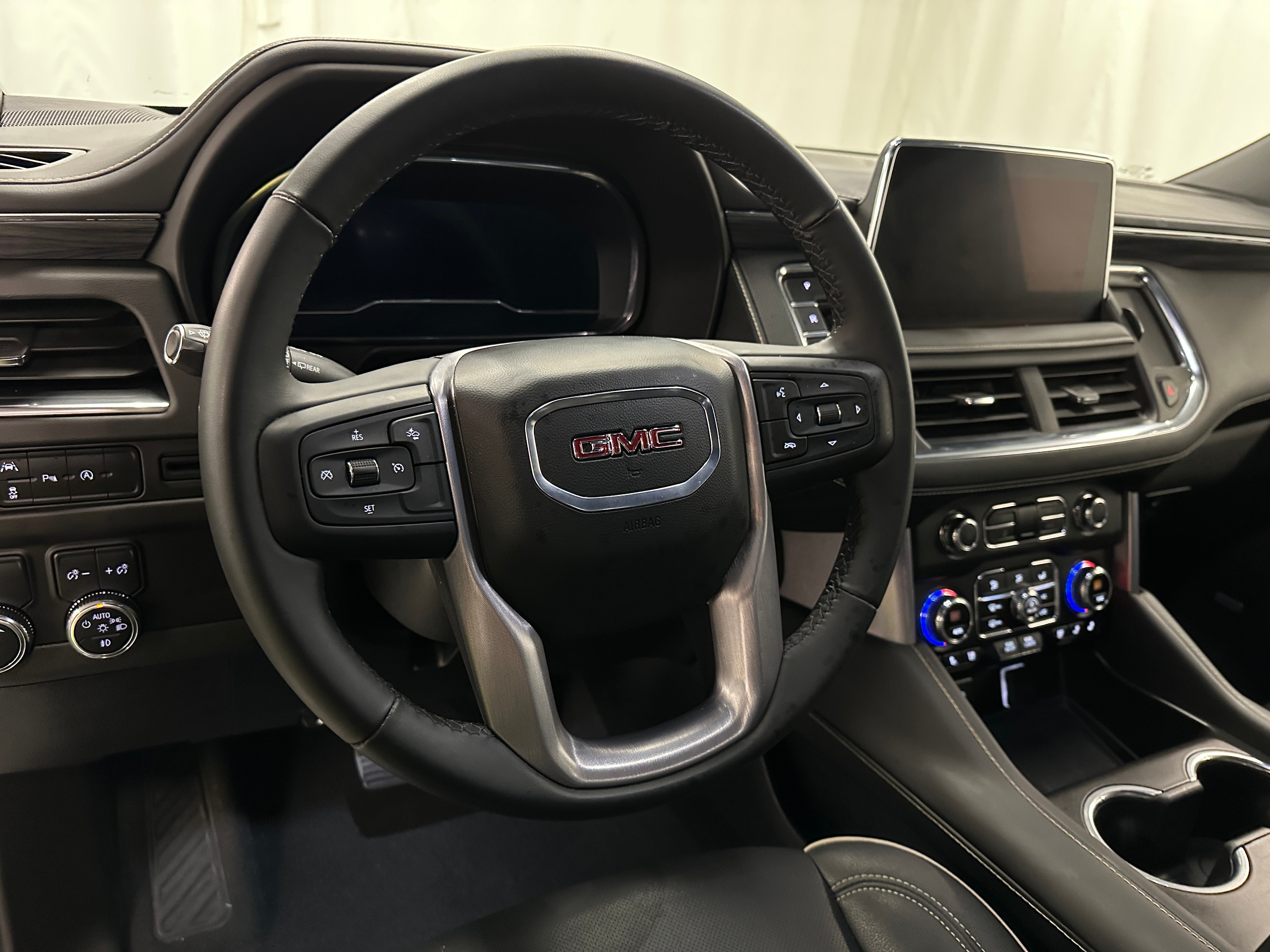 2024 GMC Yukon XL SLT 4