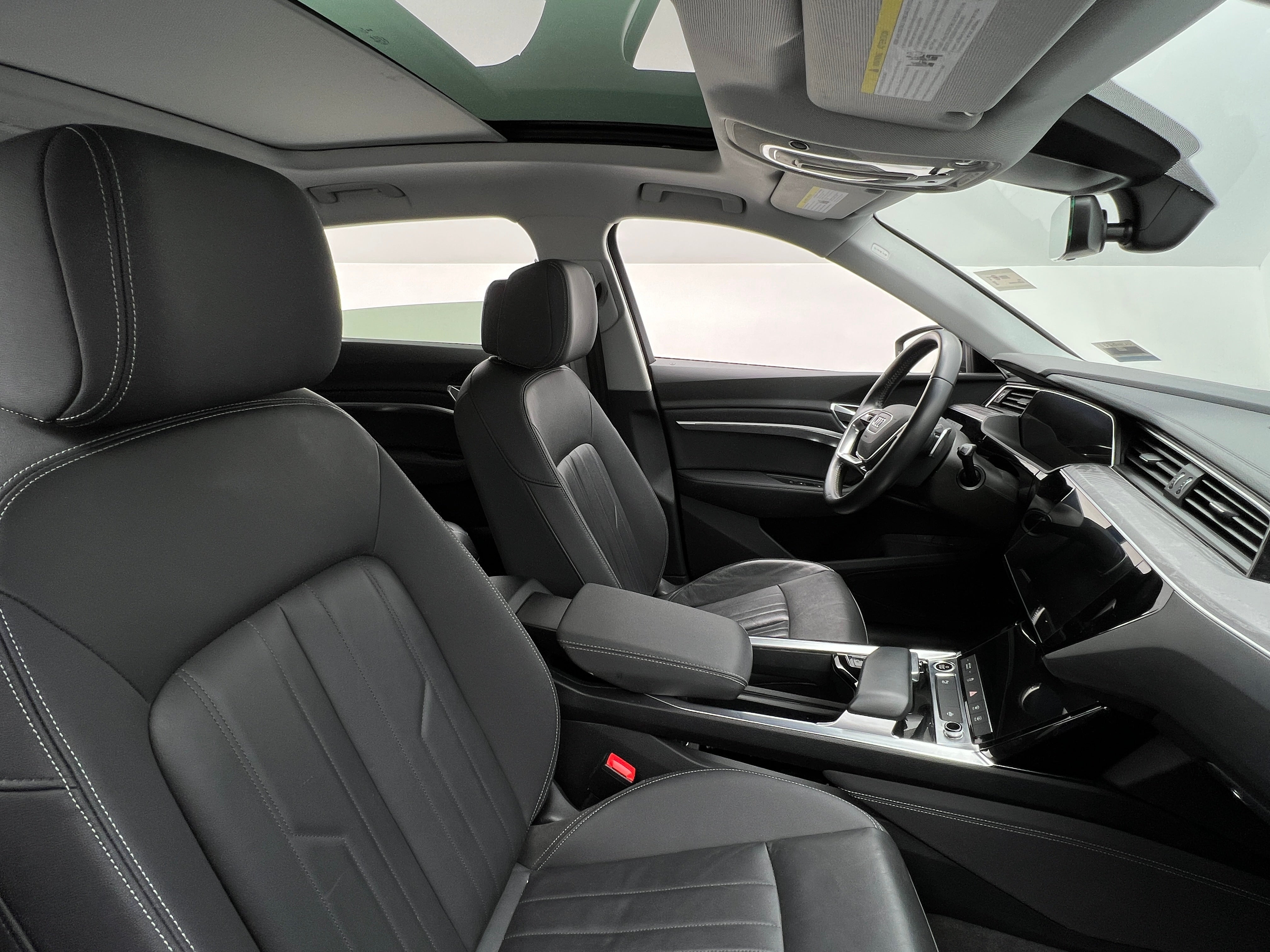 2021 Audi e-tron Premium 2