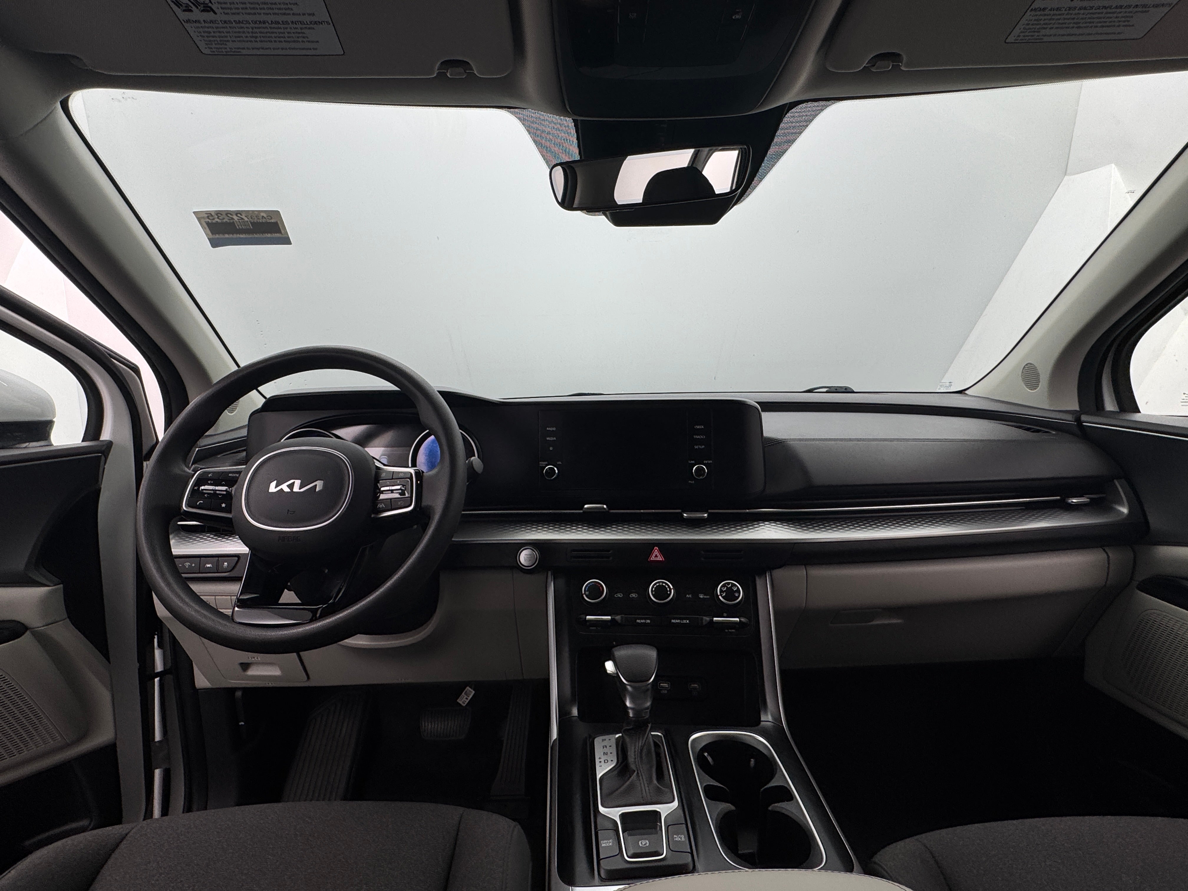 2022 Kia Carnival LX 3